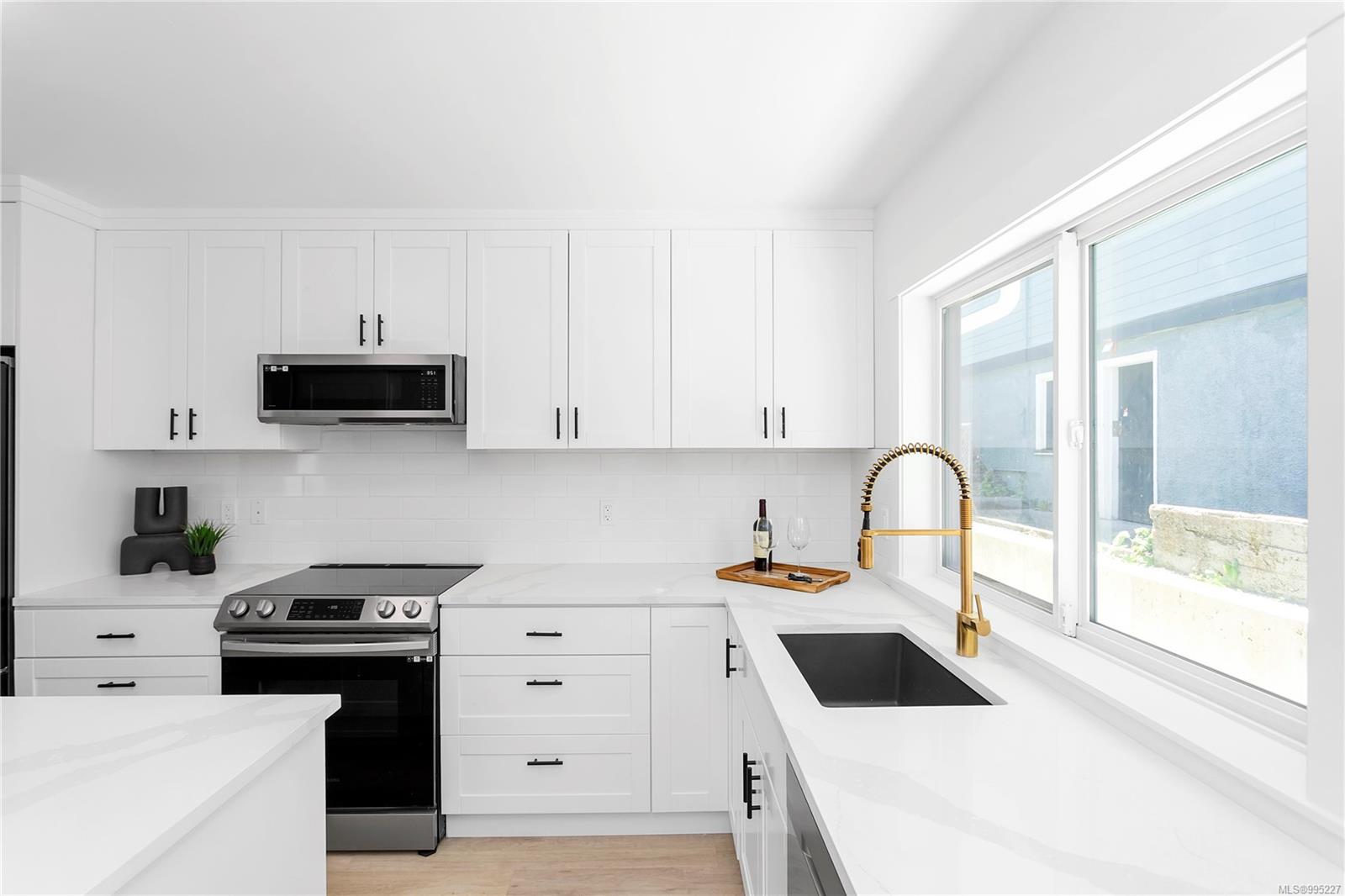 $649,900 - 340 2nd Ave<br>British Columbia, V9G 1T4