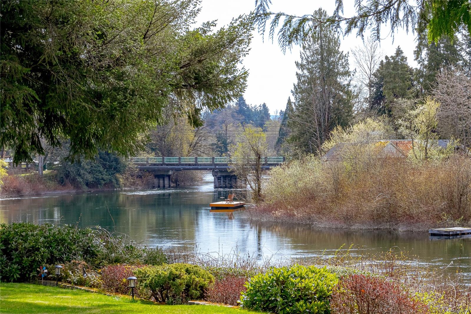 $899,000 - 16 North Shore Rd<br>British Columbia, V0R 2G0