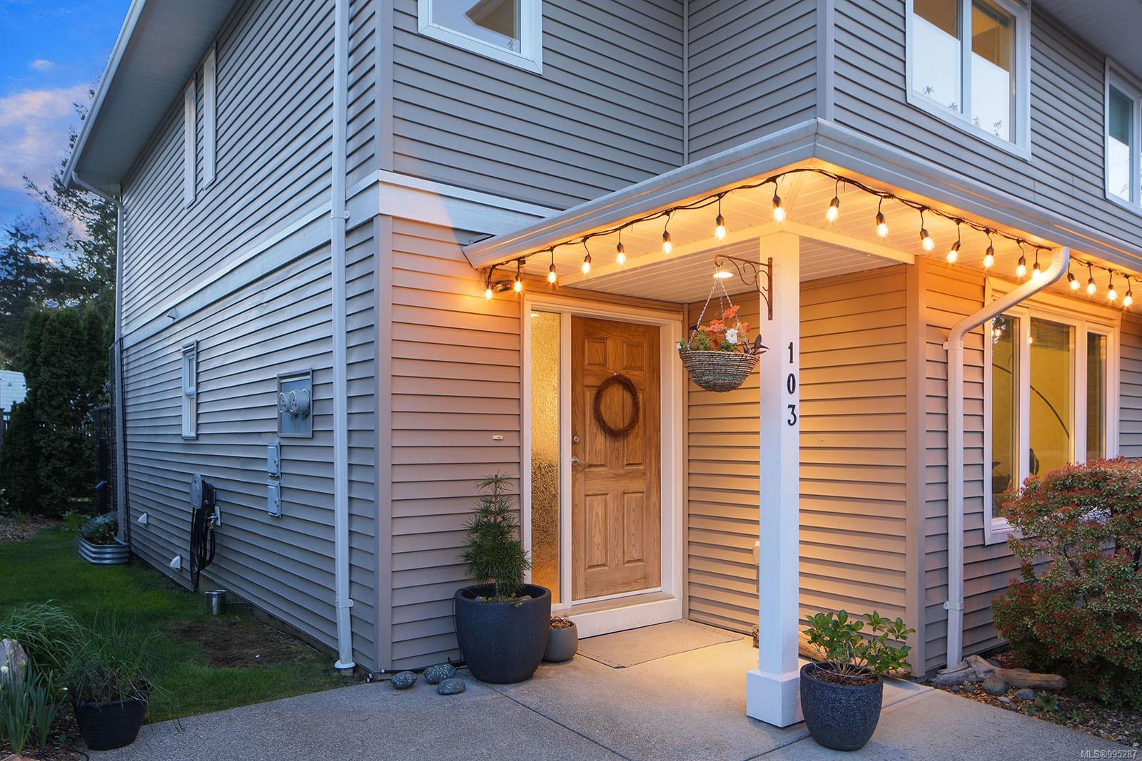 $525,000 - 1500 Cumberland Rd<br>British Columbia, V9N 2E9