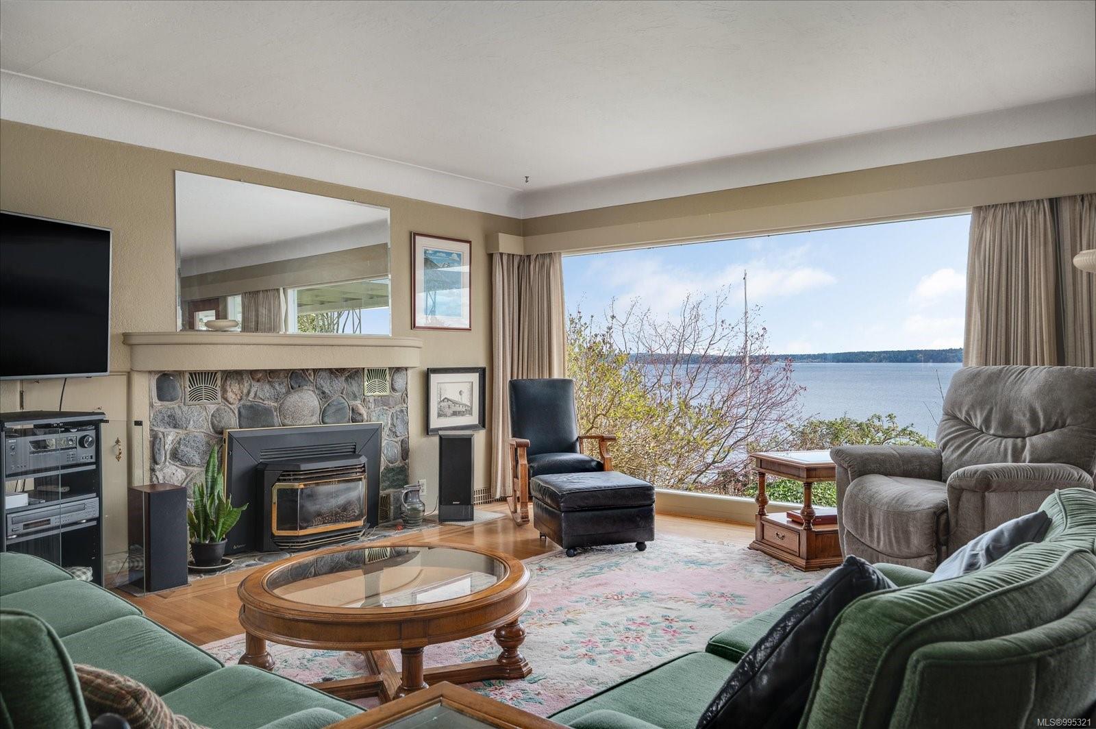 $1,025,000 - 9979 Beach Dr<br>British Columbia, V0R 1K0