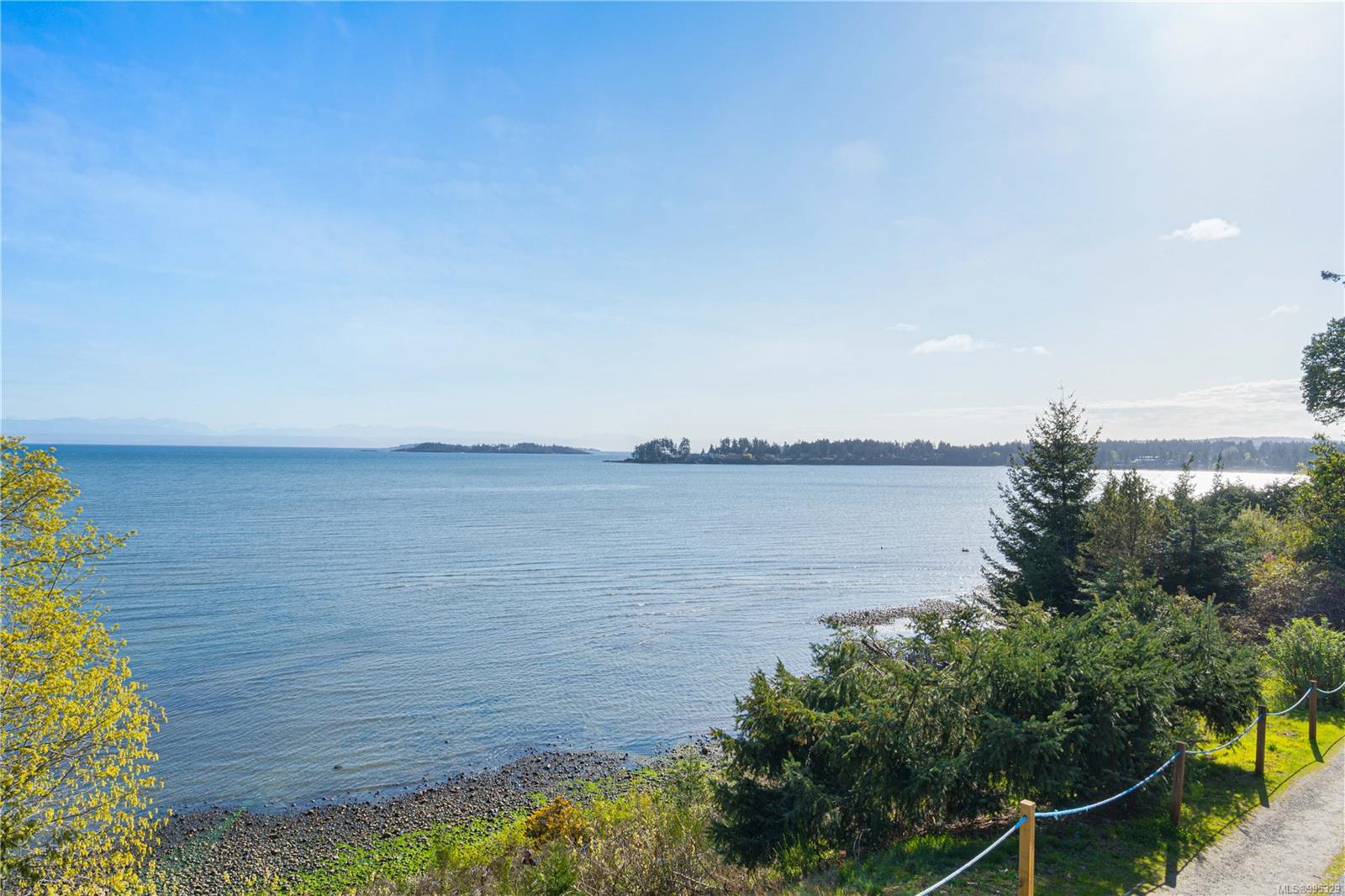 $139,900 - 1175 Resort Dr<br>British Columbia, V9P 2E3