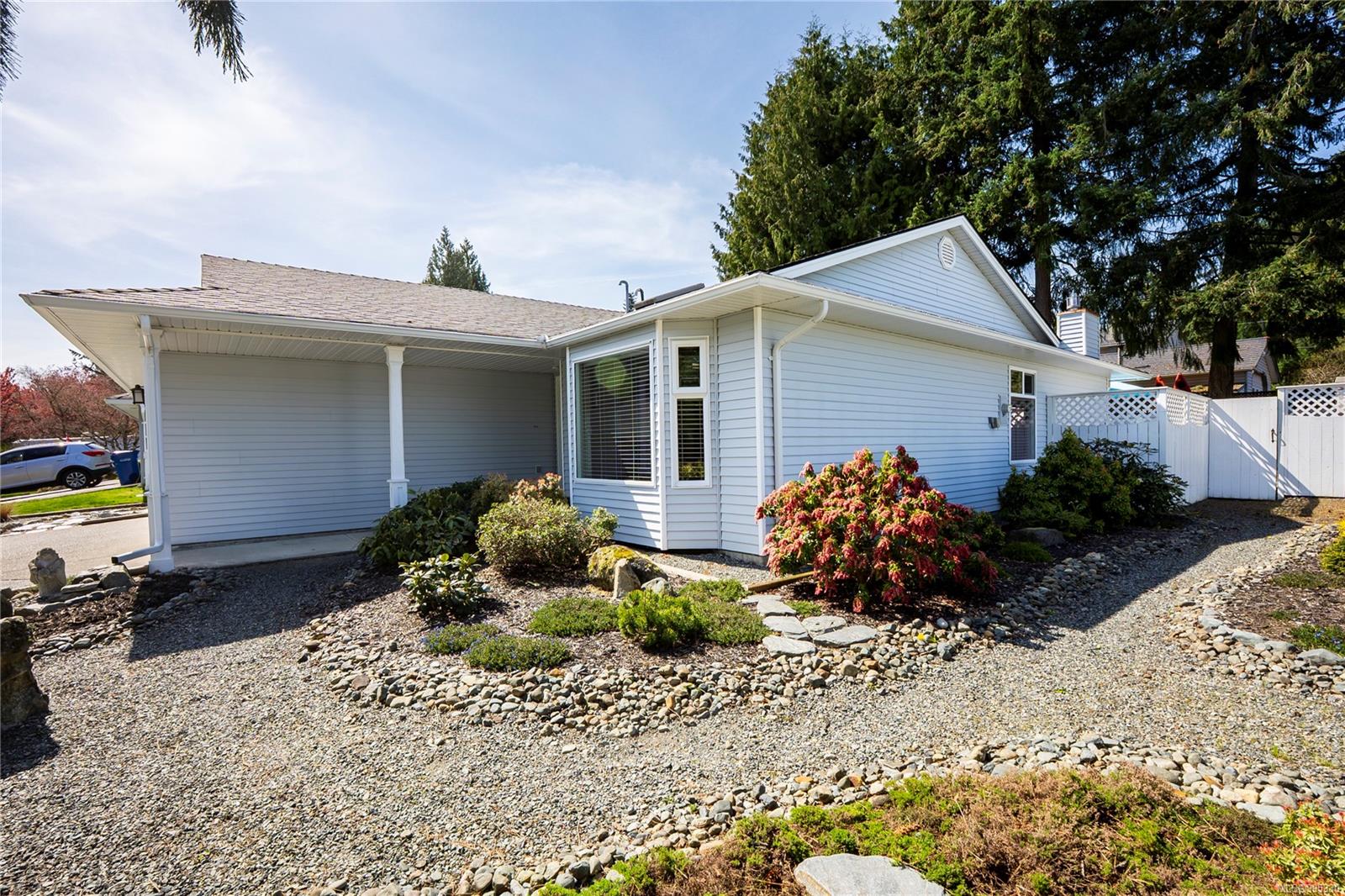 $825,000 - 5977 Vermillion Pl<br>British Columbia, V9V 1K2