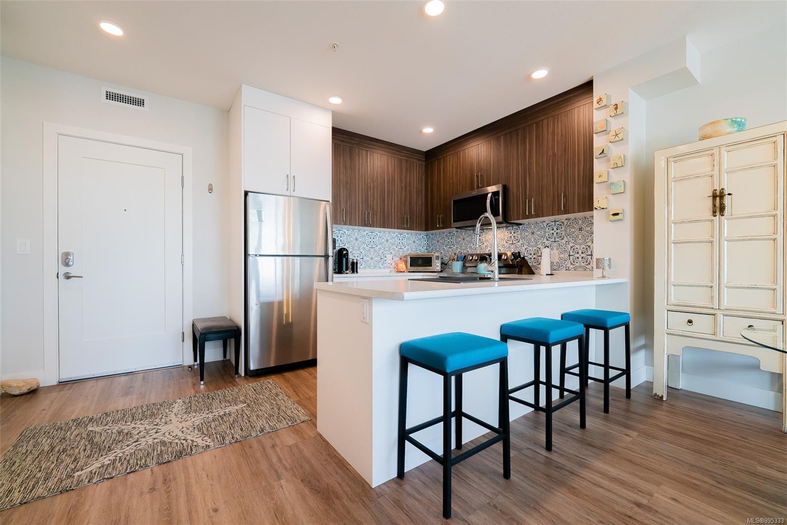 $474,900 - 6544 Metral Dr<br>British Columbia, V9T 2L8