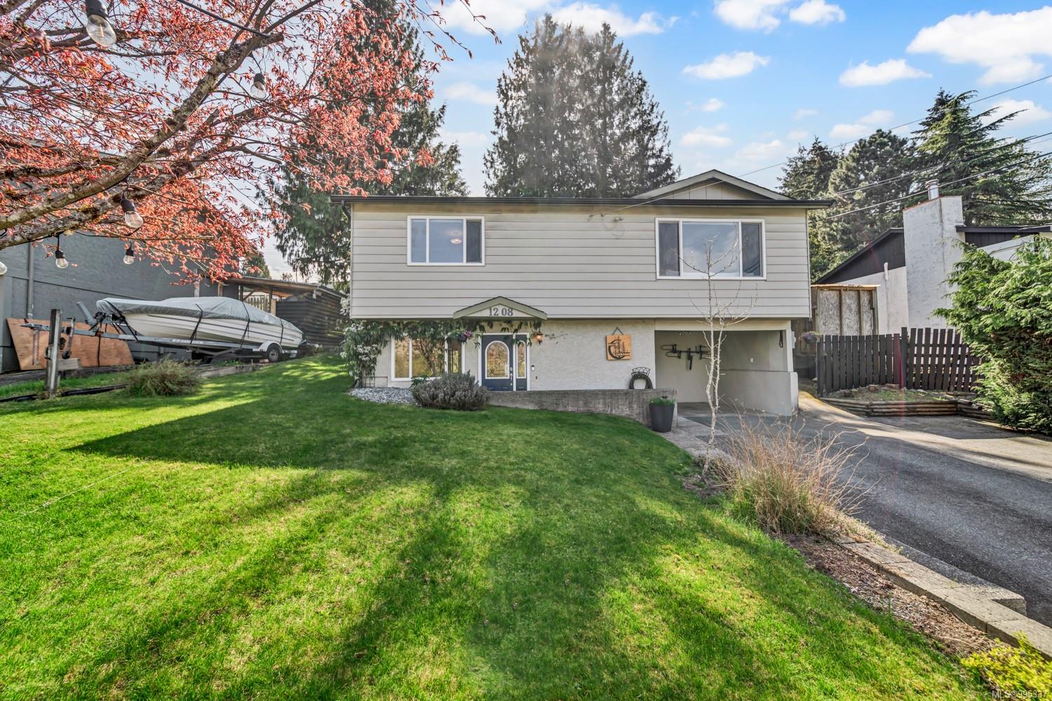 $795,000 - 1208 Cloke Rd<br>British Columbia, V9G 1P8