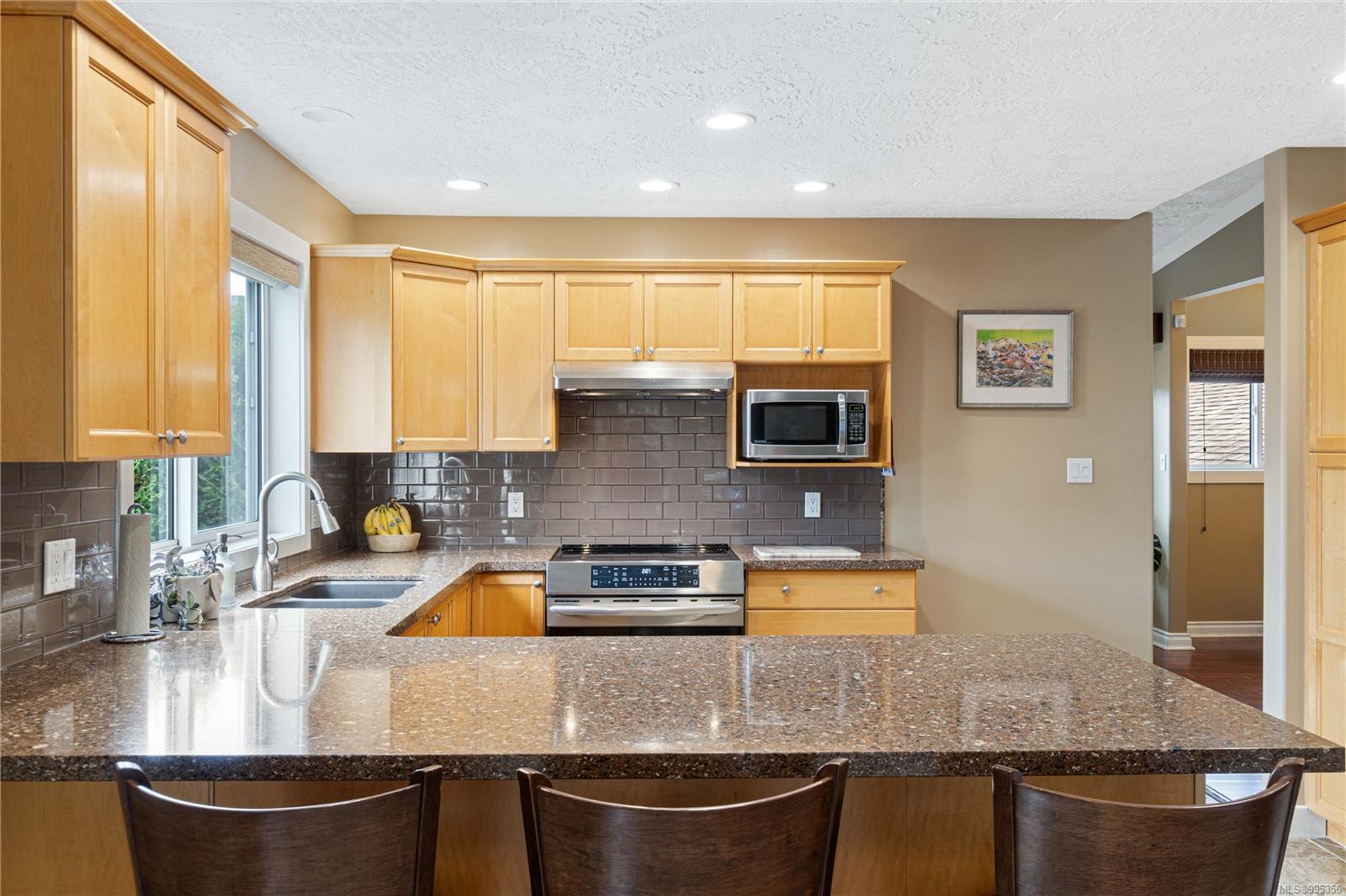 $968,600 - 489 Louise Rd<br>British Columbia, V9G 1W8