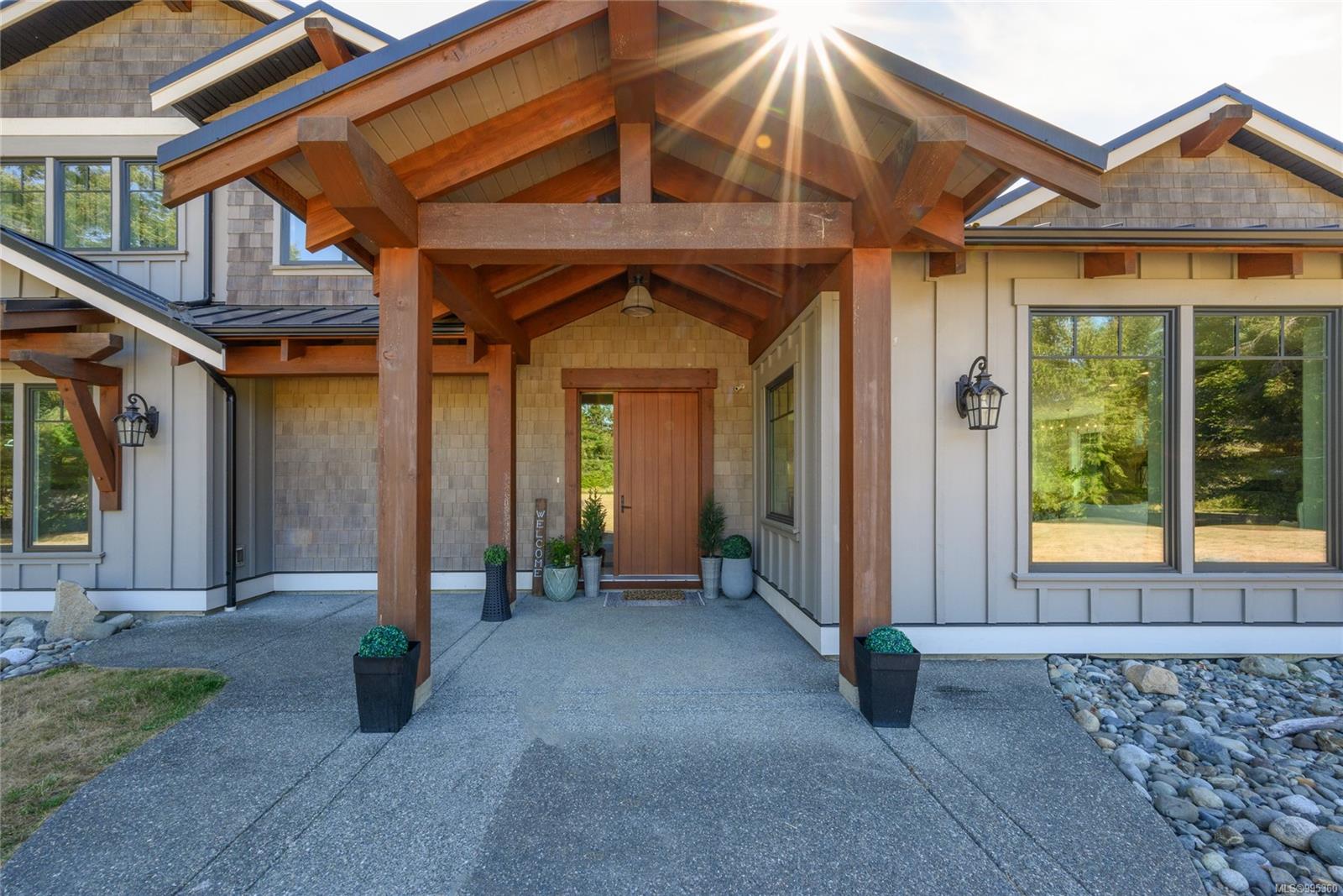 $1,649,999 - 730 Parry's Park Rd<br>British Columbia, V9P 1T8