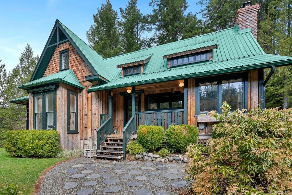 $1,850,000 - 3003 Glen Eagles Rd<br>British Columbia, V0R 2W1
