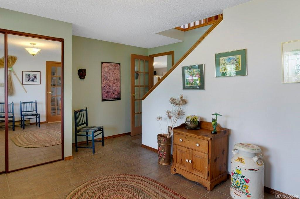 $989,000 - 5481 Oceanview Terr<br>British Columbia, V9V 1G7
