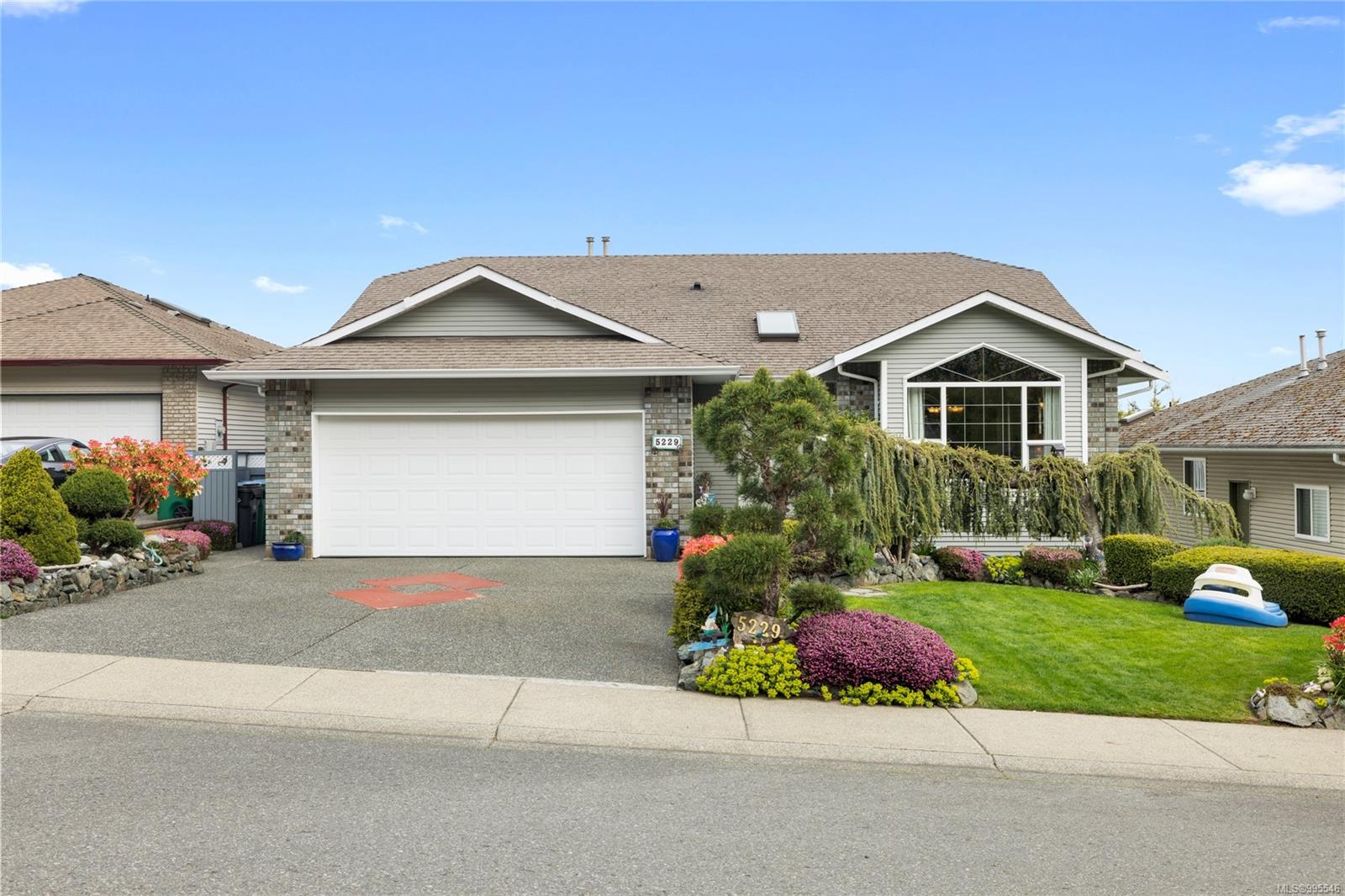 $1,100,000 - 5229 Fox Pl<br>British Columbia, V9T 6K6