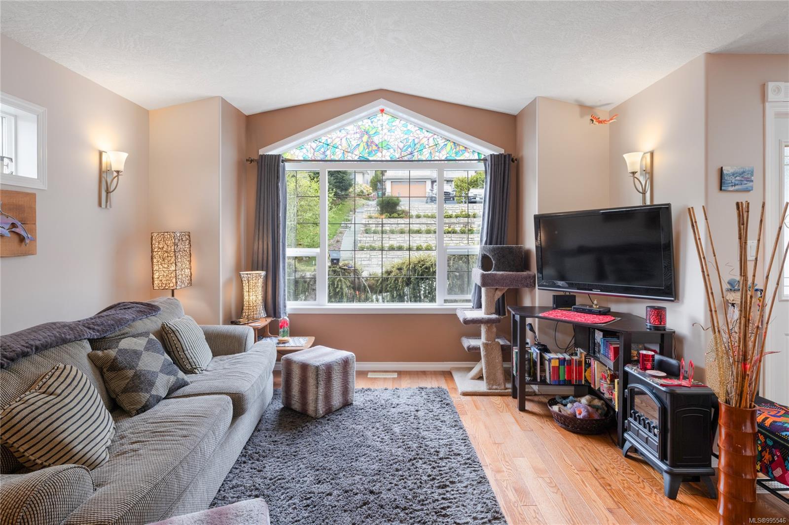 $1,100,000 - 5229 Fox Pl<br>British Columbia, V9T 6K6