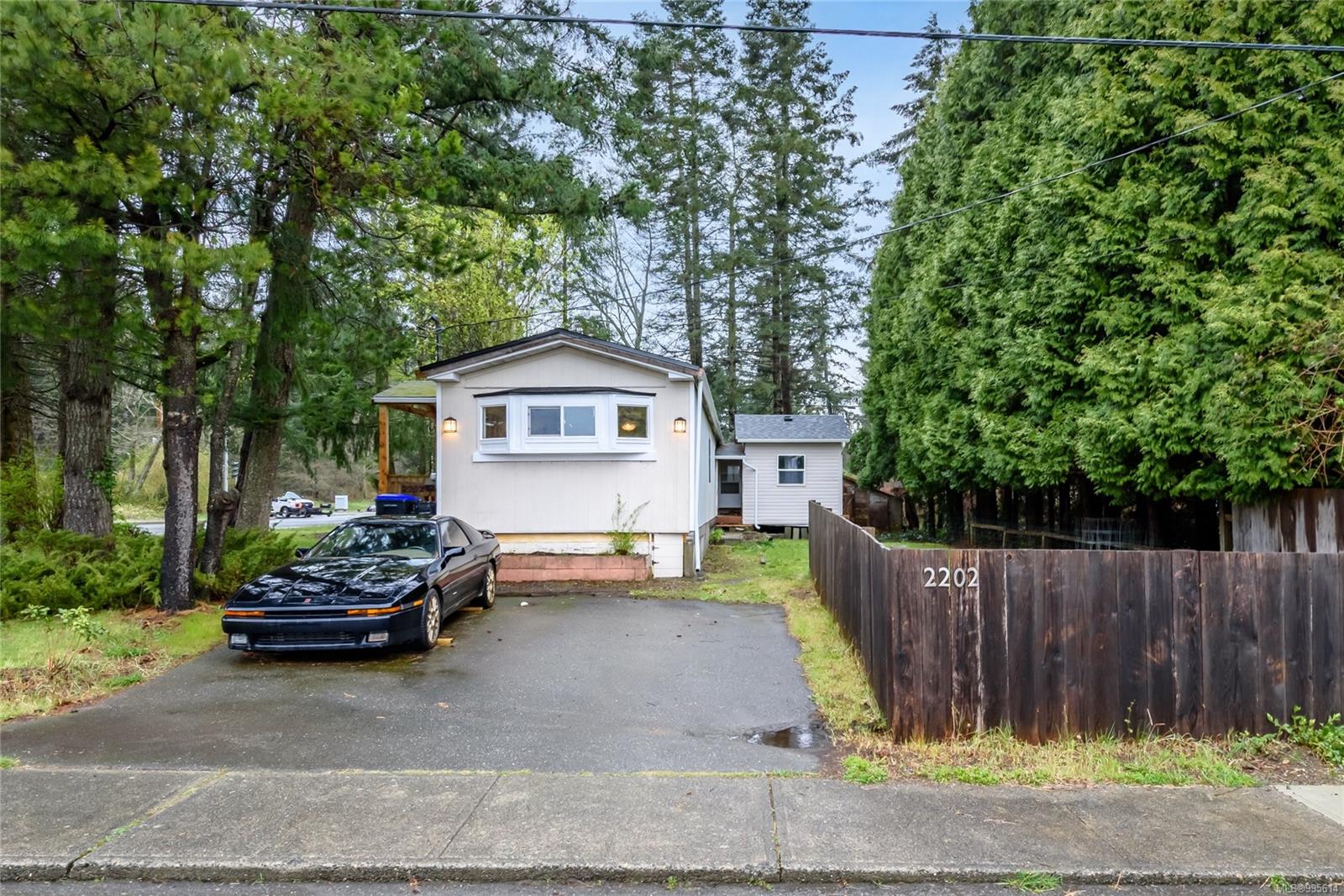 $439,000 - 2202 4th St<br>British Columbia, V9N 6V8