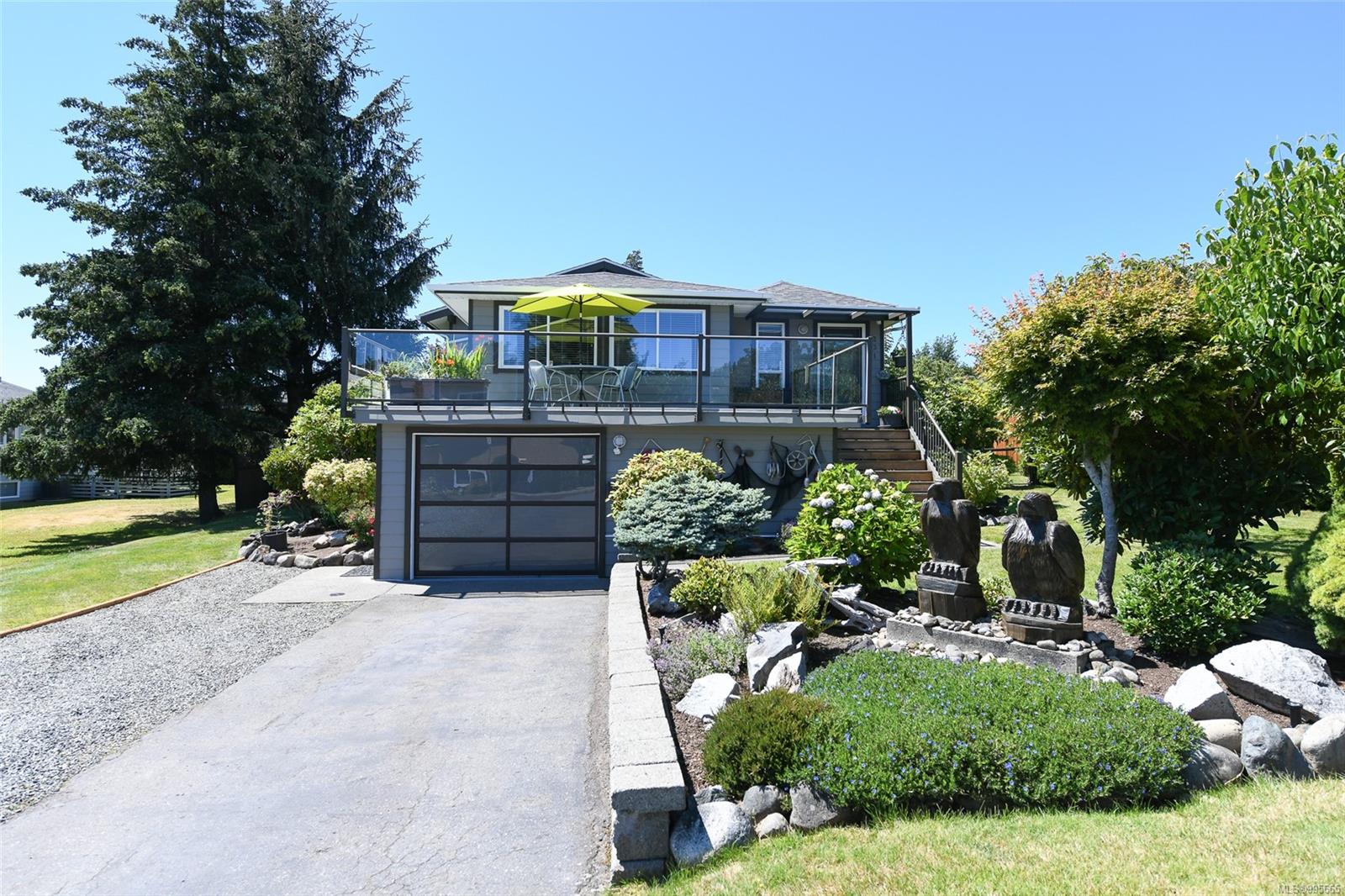 $1,039,000 - 231 Beach Dr<br>British Columbia, V9M 1W1