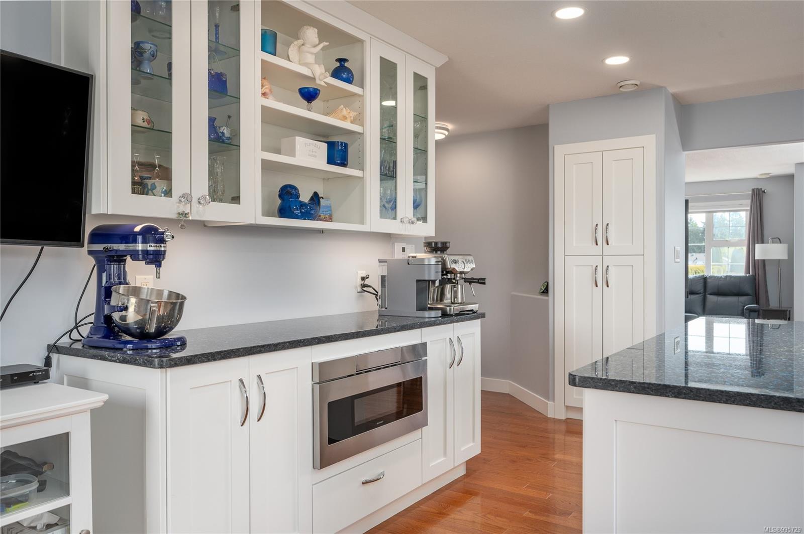 $899,000 - 700 Brighton Pl<br>British Columbia, V9K 1C2