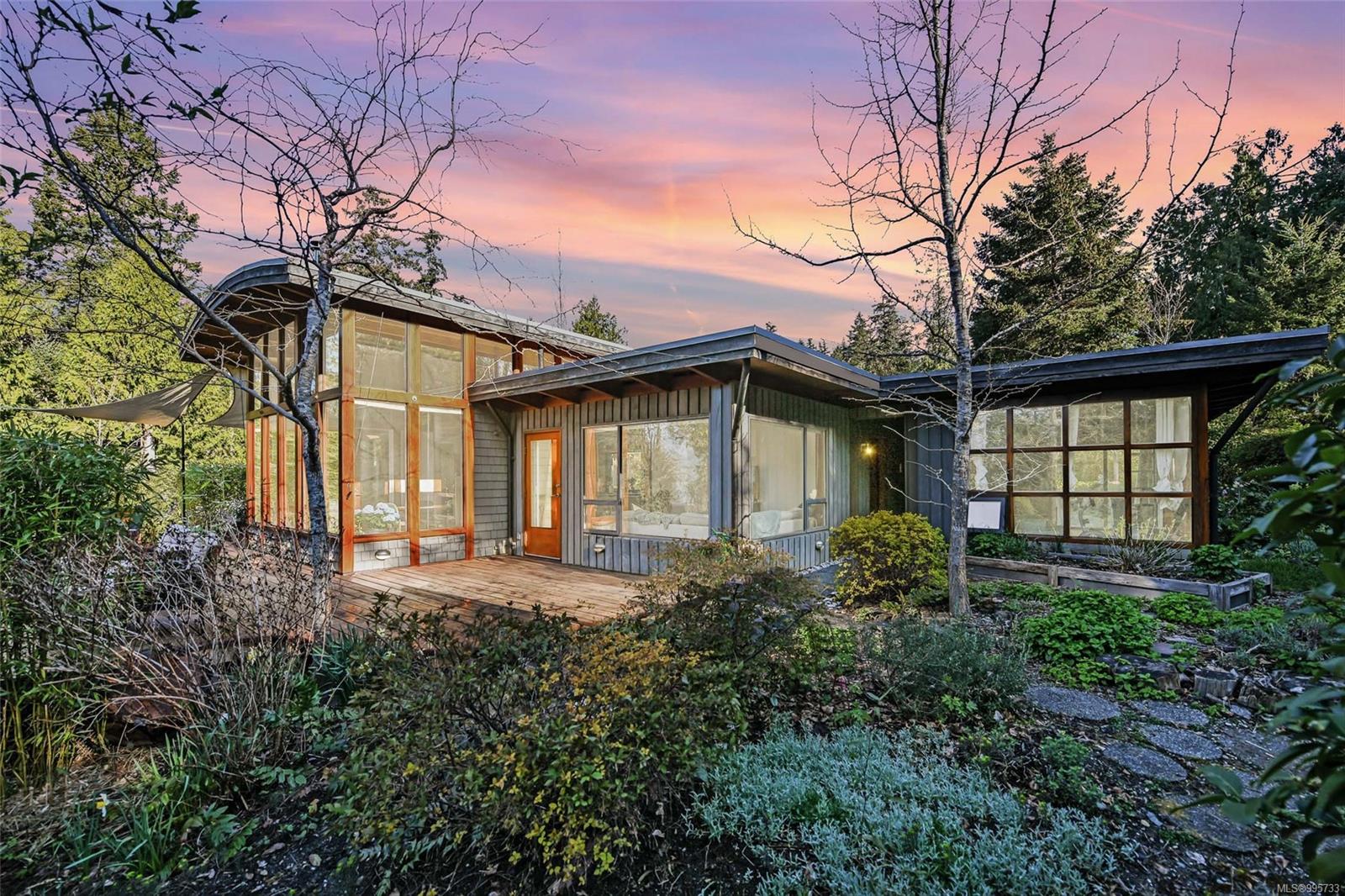 $1,745,000 - 11100 Dusty Rd<br>British Columbia, V0R 1T0