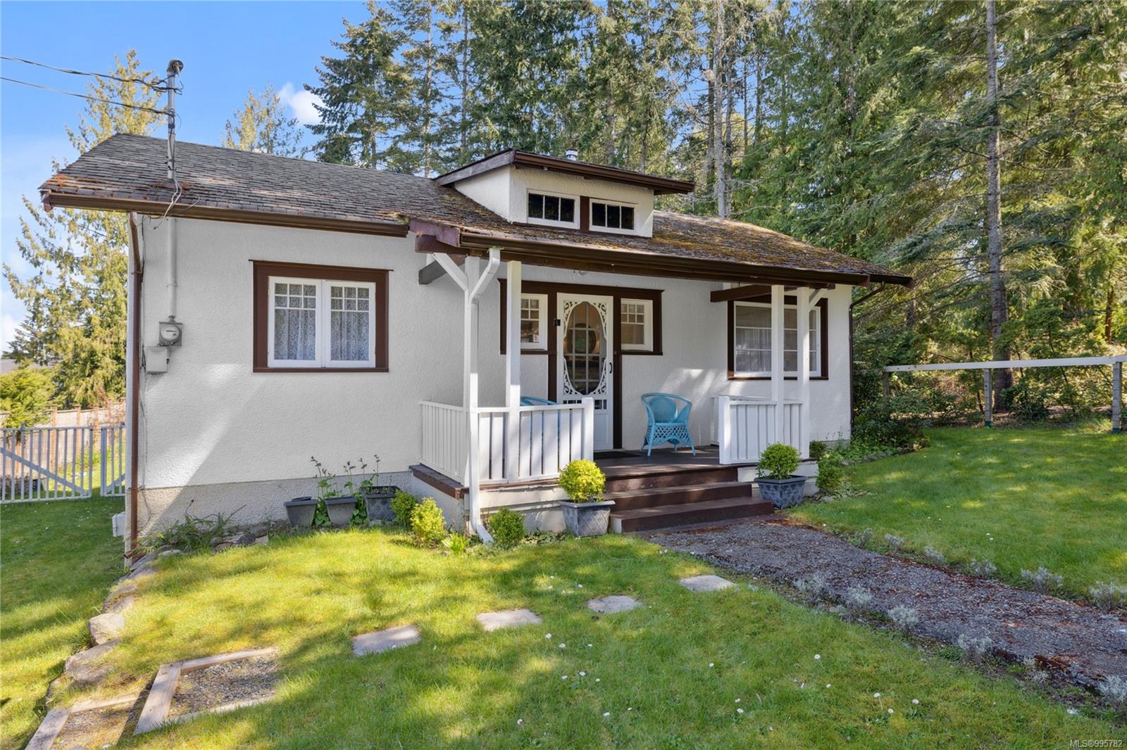 $689,900 - 634 Jones St<br>British Columbia, V9K 1H2
