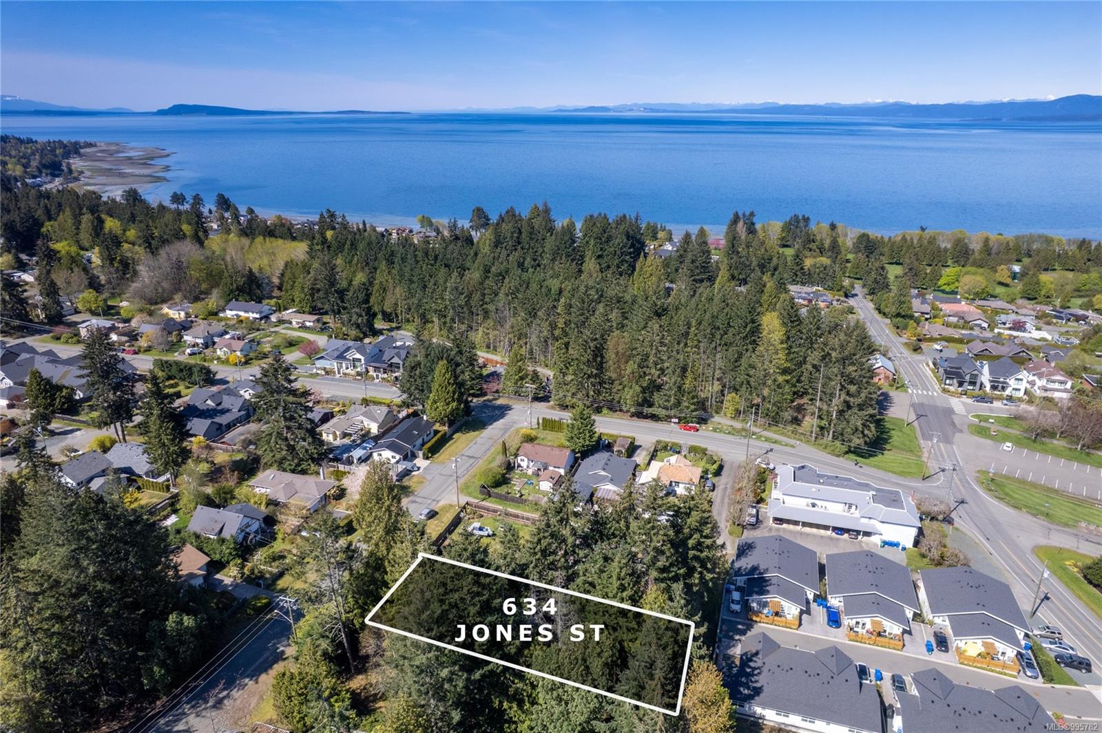 $689,900 - 634 Jones St<br>British Columbia, V9K 1H2