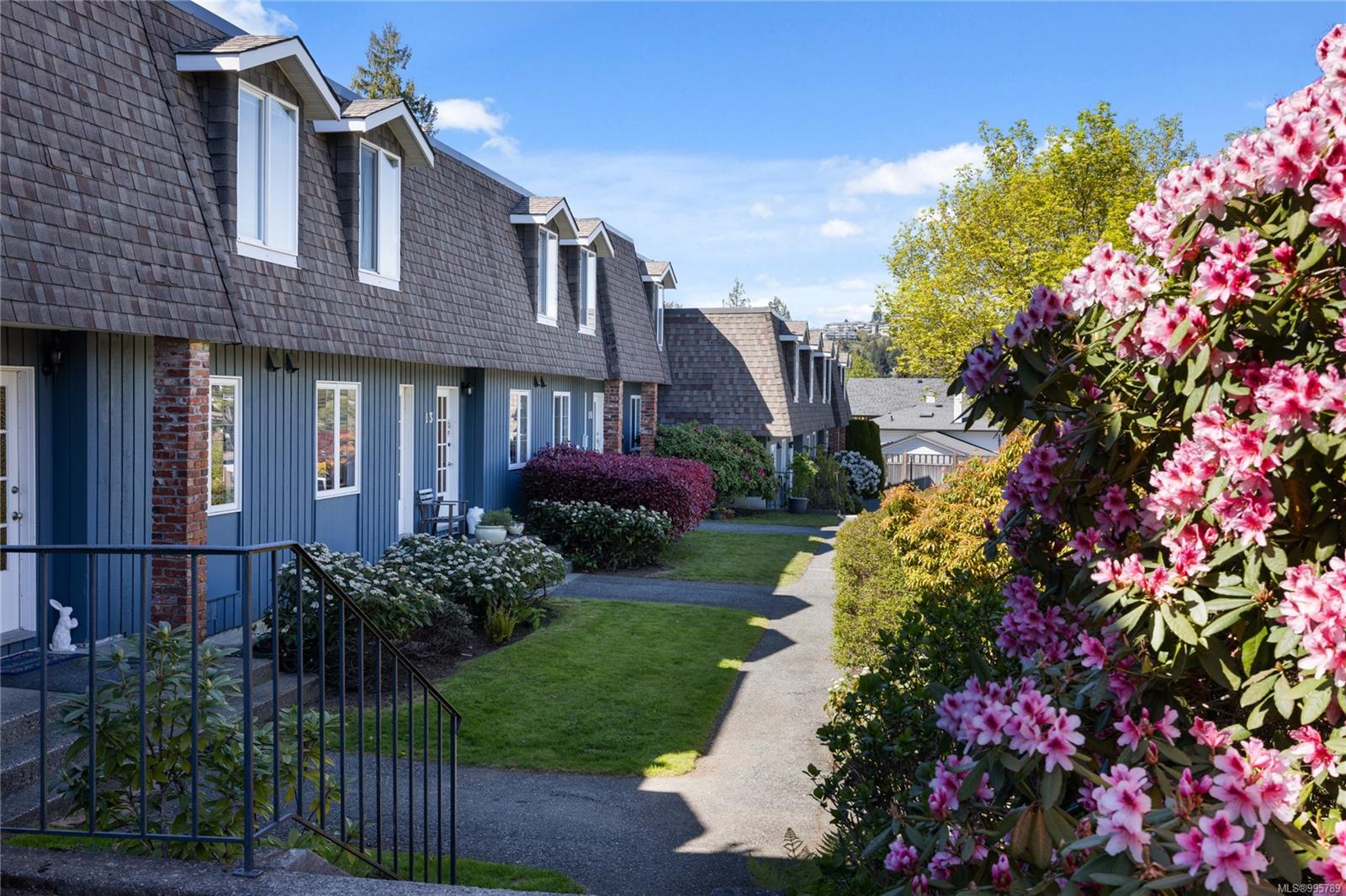 $424,900 - 2517 Cosgrove Cres<br>British Columbia, V9S 3P4