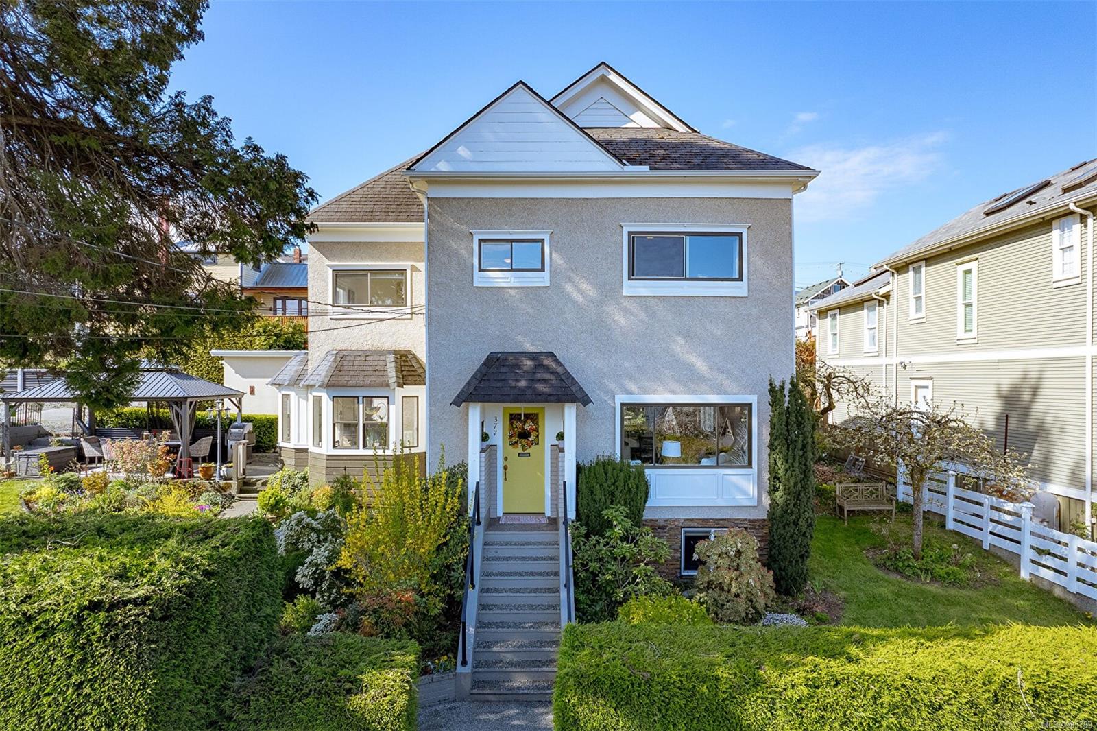 $1,298,000 - 377 Milton St<br>British Columbia, V9R 2K8