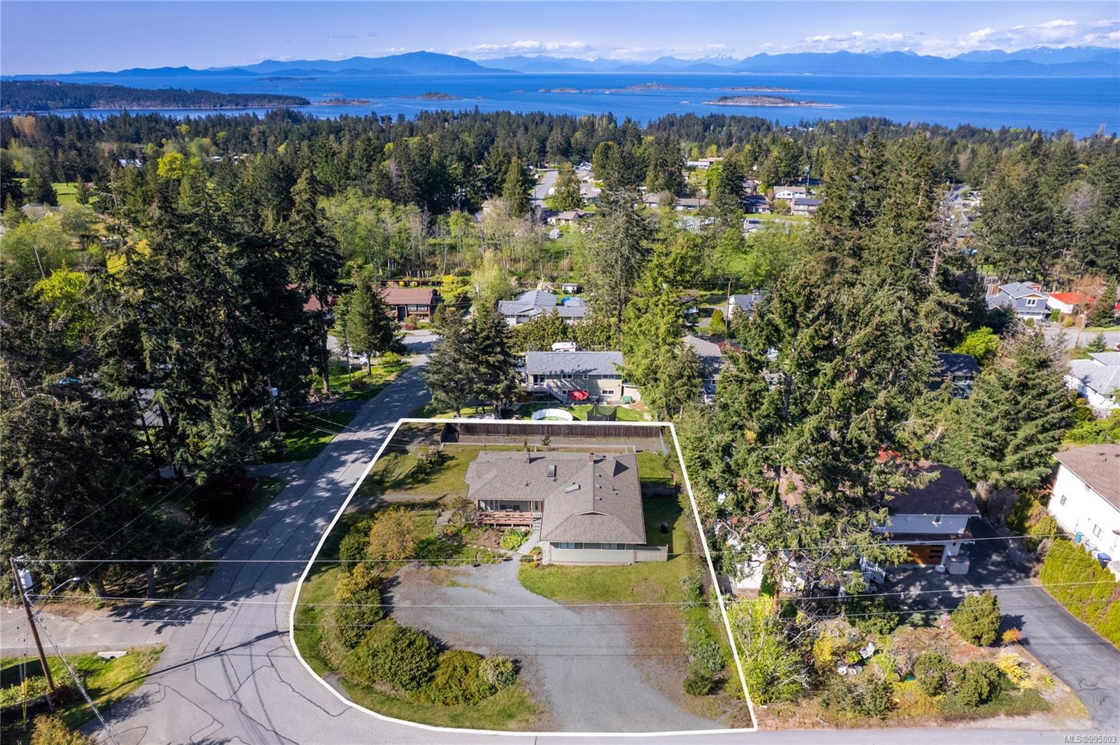 $1,079,000 - 7496 Clark Cres<br>British Columbia, V0R 2H0
