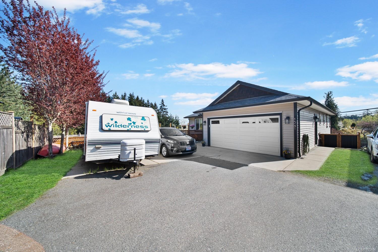 $988,000 - 1541 Extension Rd<br>British Columbia, V9X 1A6