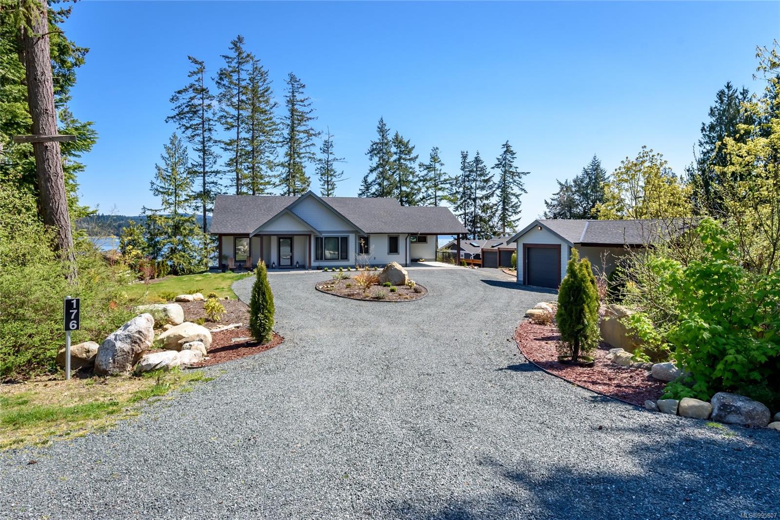 $2,800,000 - 176 Baynes Dr<br>British Columbia, V0R 1W0