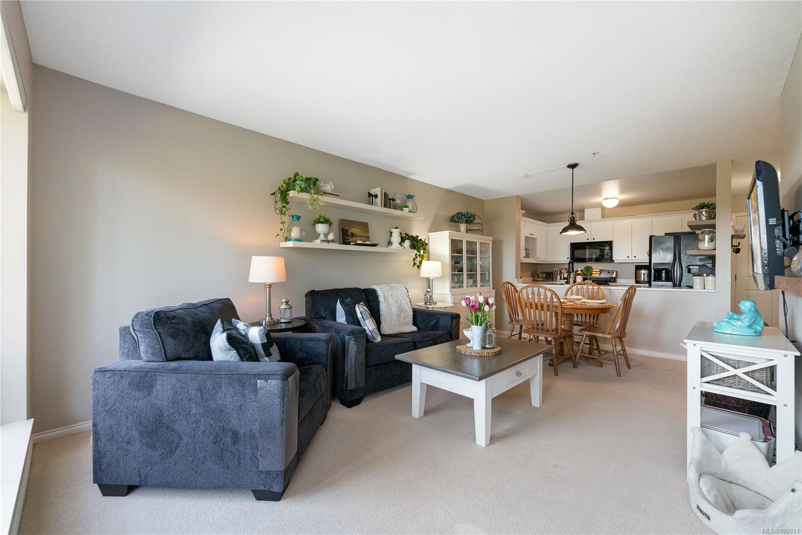 $399,900 - 1685 Estevan Rd<br>British Columbia, V9S 5V9