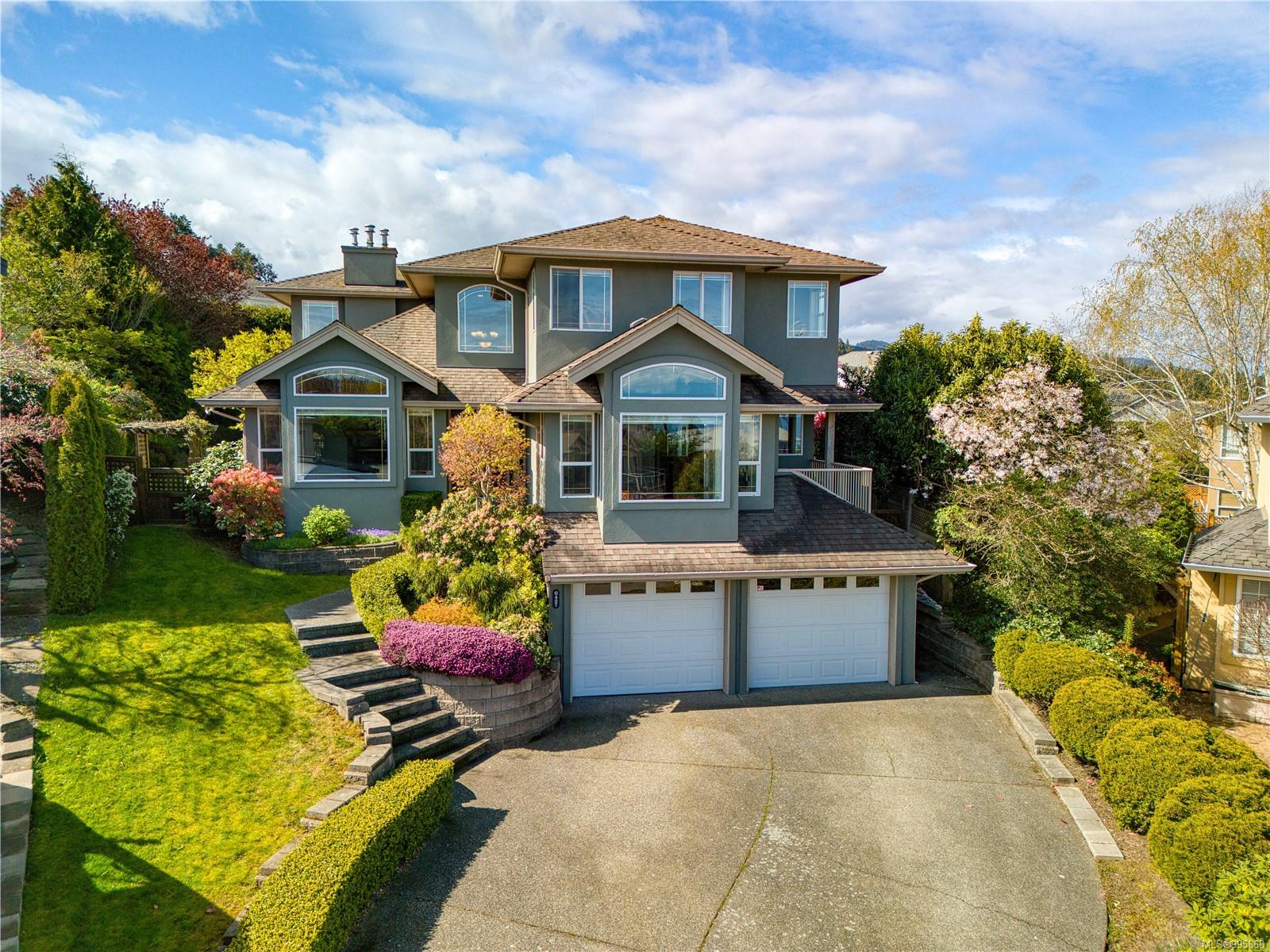 $1,200,000 - 6427 Zante Pl<br>British Columbia, V9V 1P2