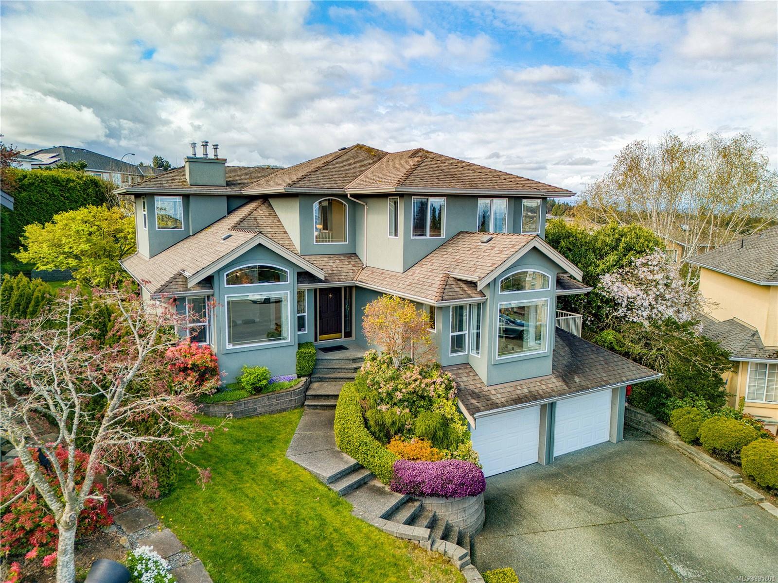 $1,200,000 - 6427 Zante Pl<br>British Columbia, V9V 1P2