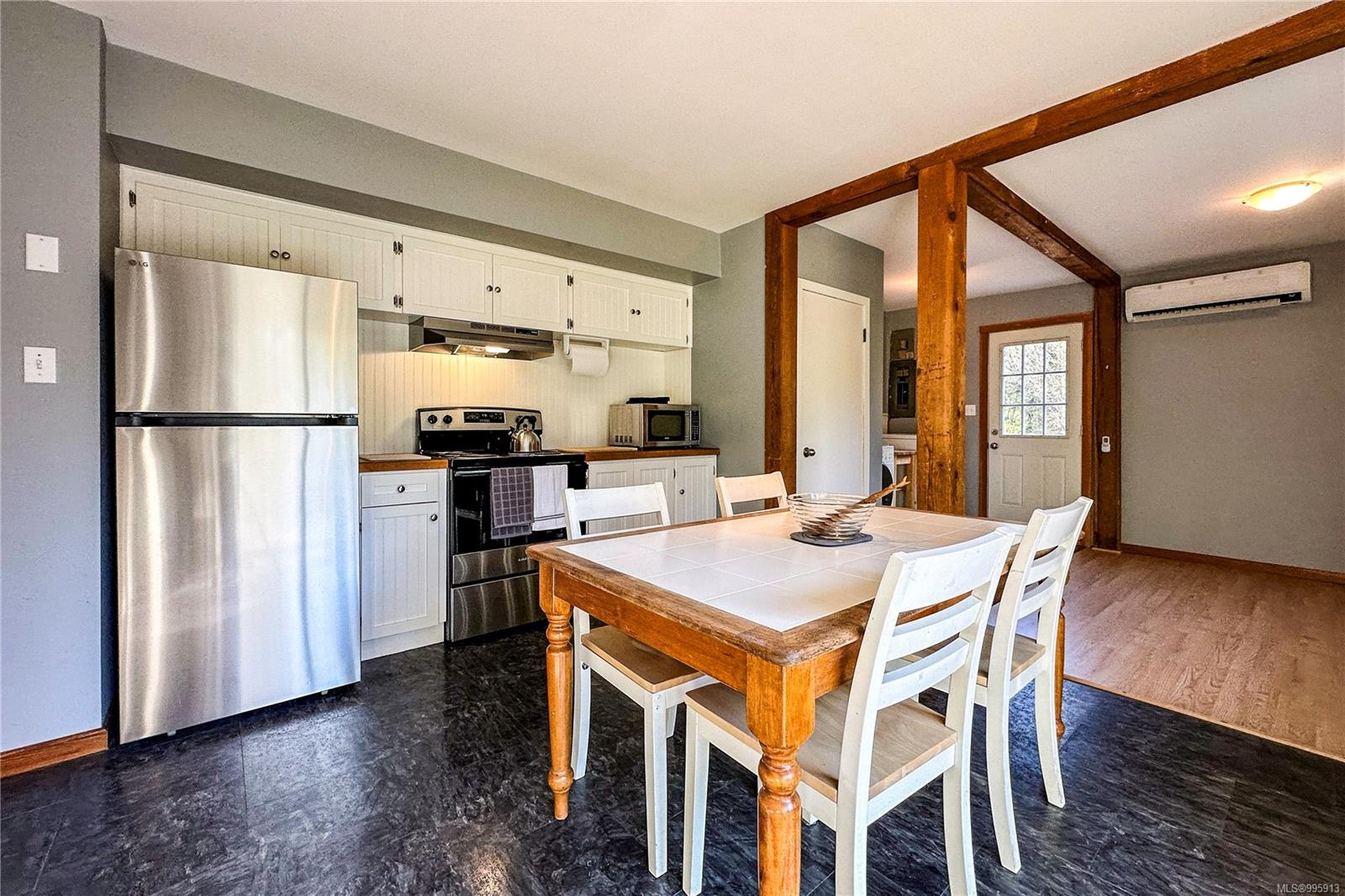 $859,000 - 181 JOYCE Rd<br>British Columbia, V0P 1N0