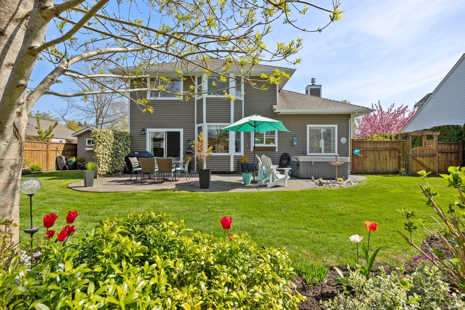 $1,149,000 - 1033 Malahat Dr<br>British Columbia, V9N 8W4