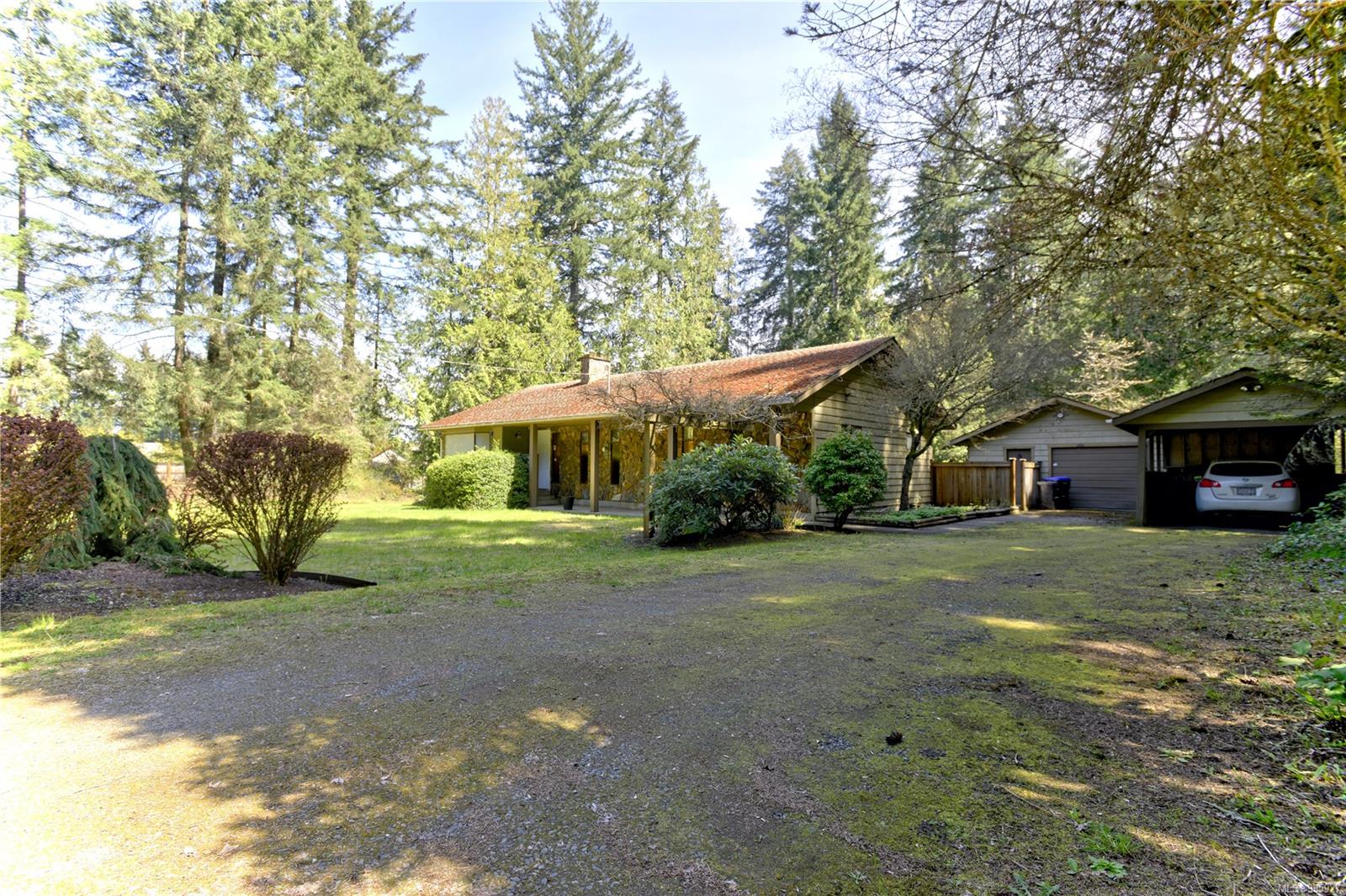 $635,000 - 1048 Price Rd<br>British Columbia, V9P 2X1