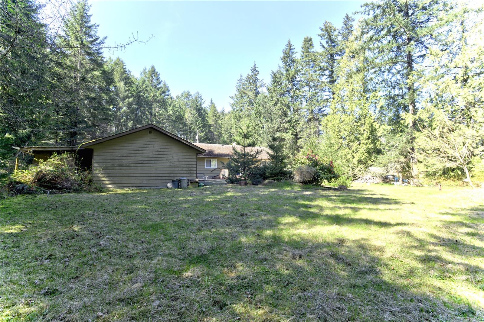 $635,000 - 1048 Price Rd<br>British Columbia, V9P 2X1