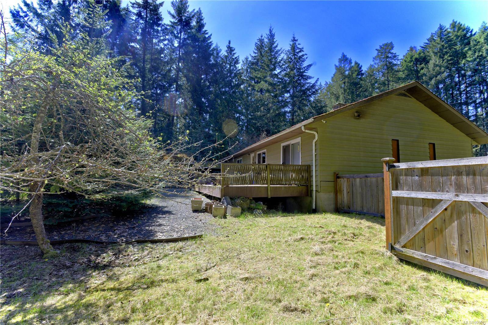 $635,000 - 1048 Price Rd<br>British Columbia, V9P 2X1