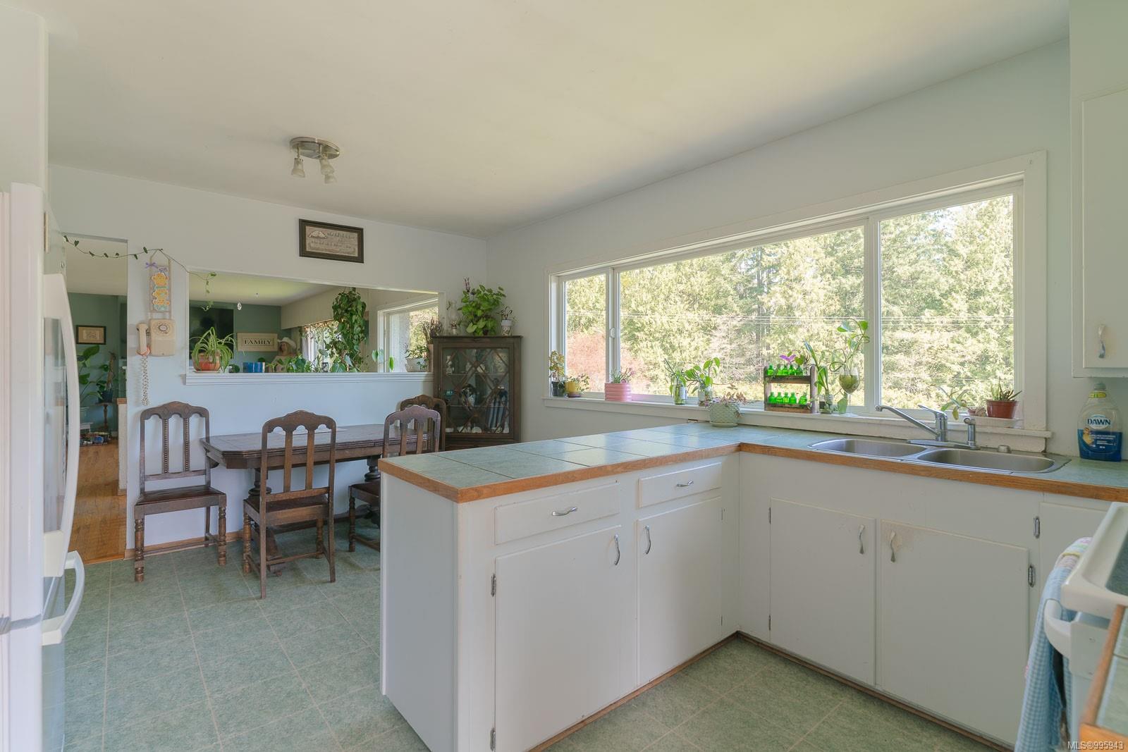 $889,000 - 11228 Chemainus Rd<br>British Columbia, V9G 1Y7