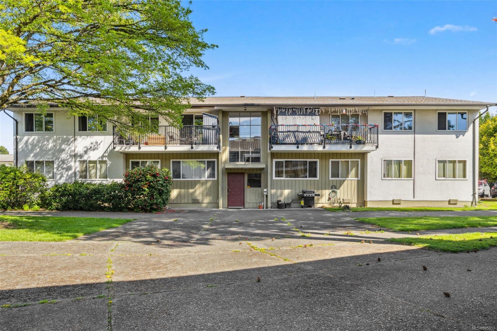 $444,000 - 356 Burnside Rd<br>British Columbia, V8Z 1M1