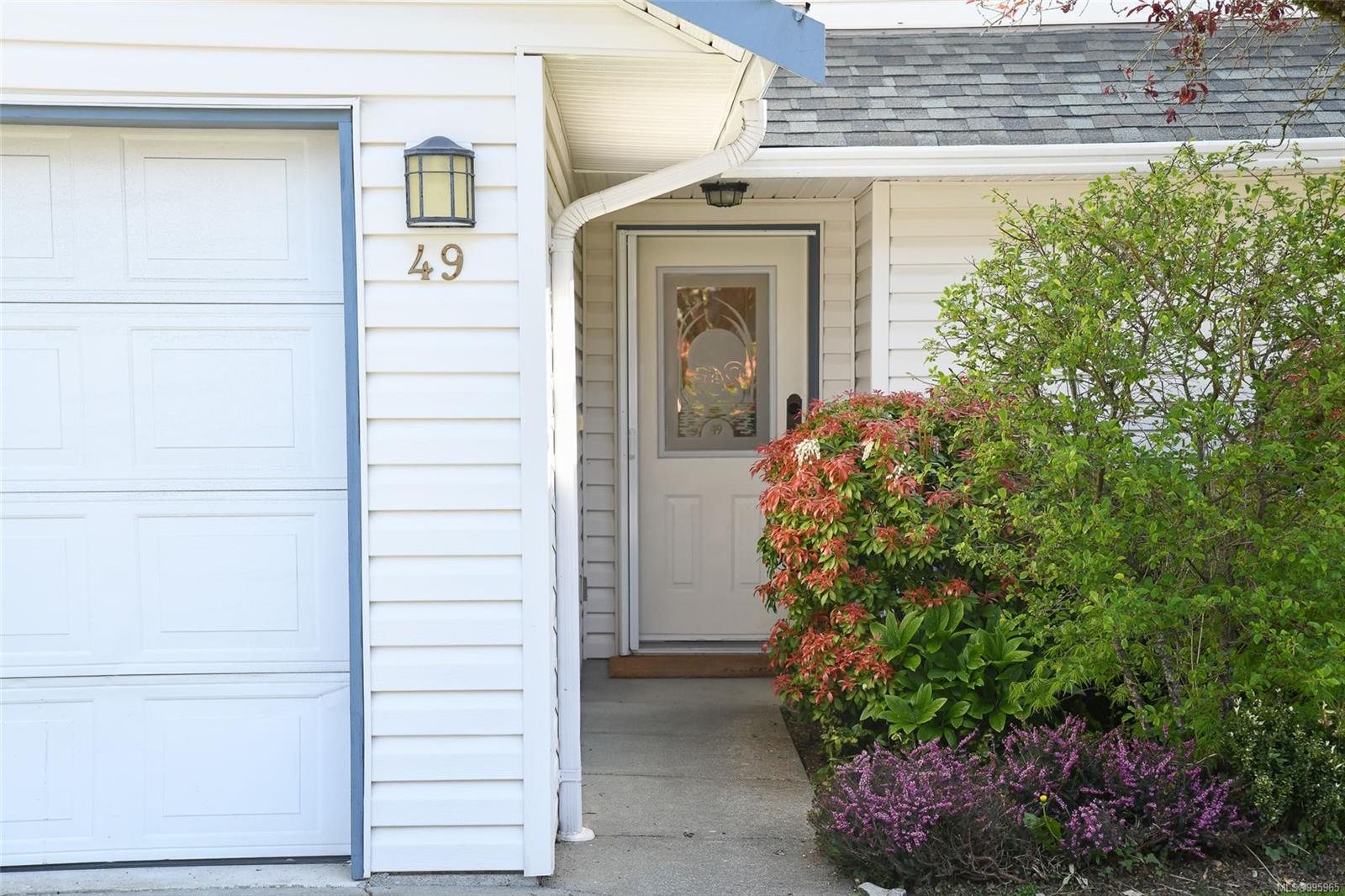 $519,000 - 2355 Valley View Dr<br>British Columbia, V9N 9A5