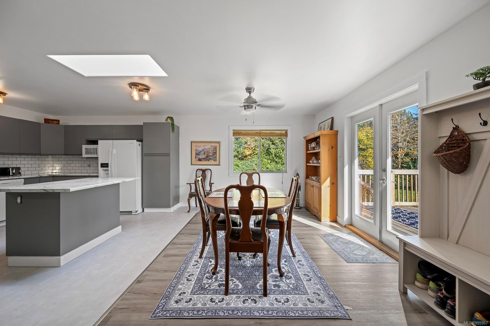 $699,000 - 65 Islewood Dr<br>British Columbia, V0R 1G0
