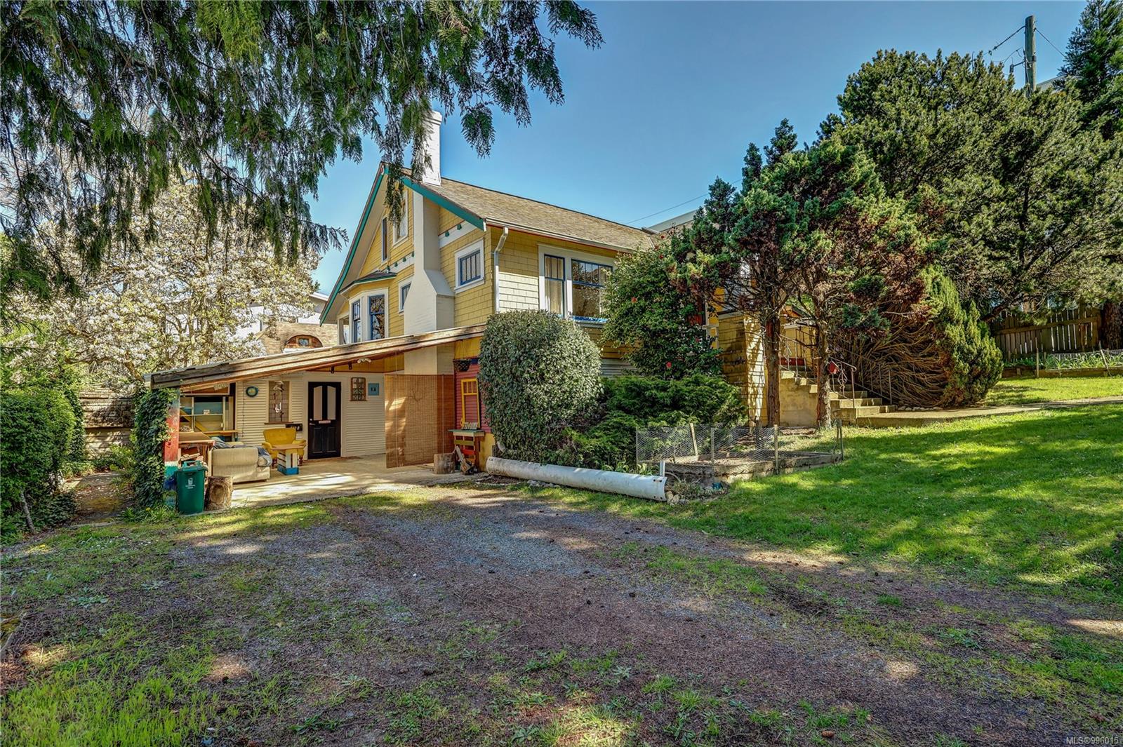 $874,900 - 660 Third St<br>British Columbia, V9R 1W8
