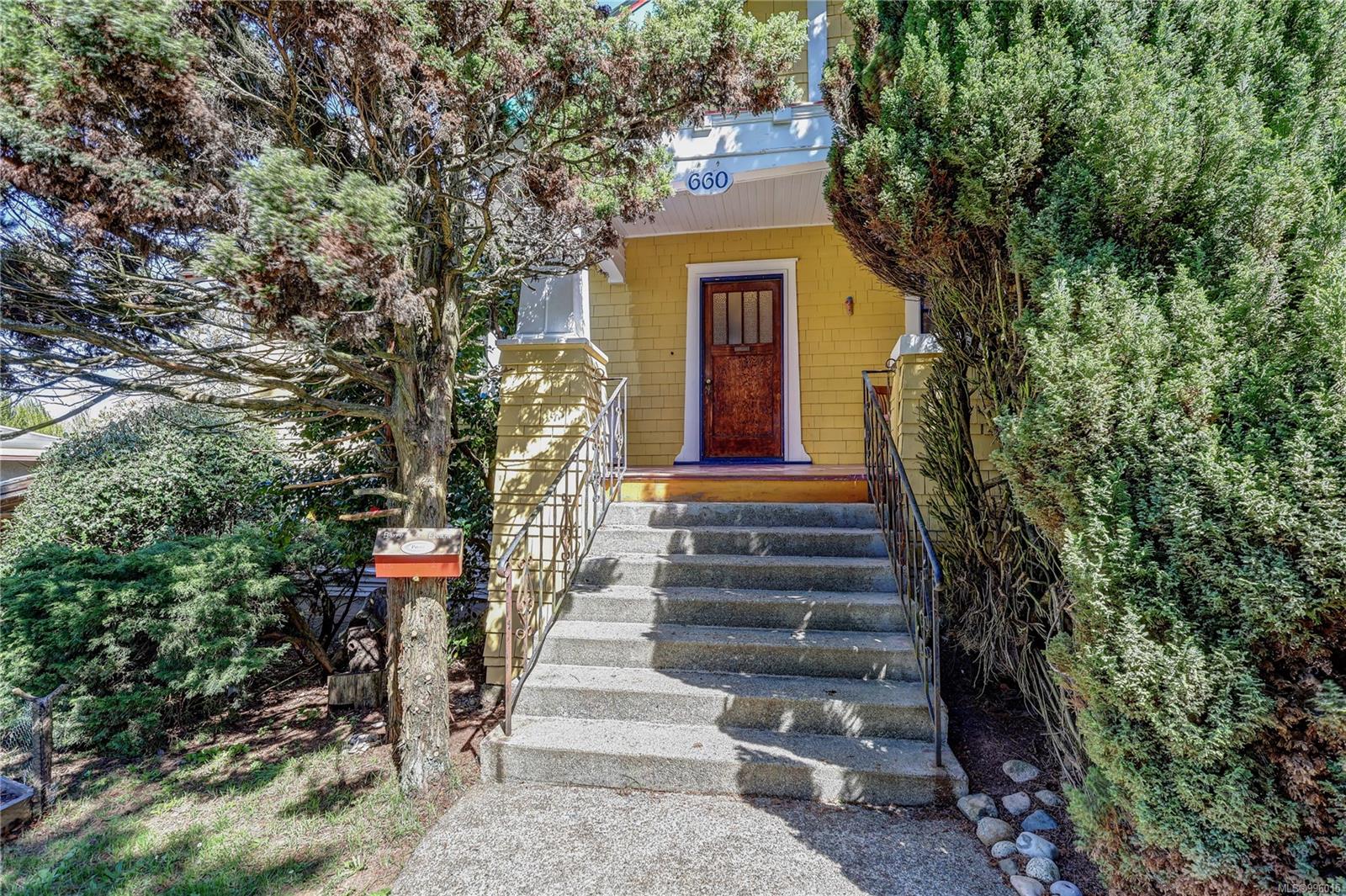 $874,900 - 660 Third St<br>British Columbia, V9R 1W8