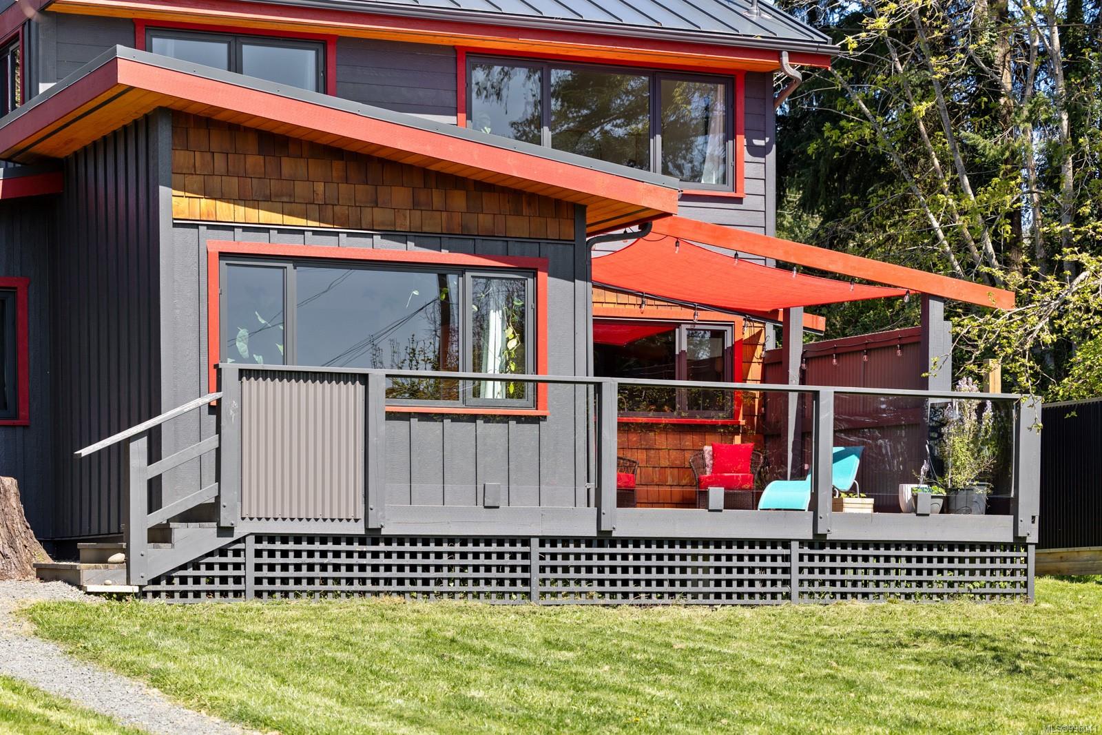 $1,200,000 - 1304 Midden Rd<br>British Columbia, V9M 2R6