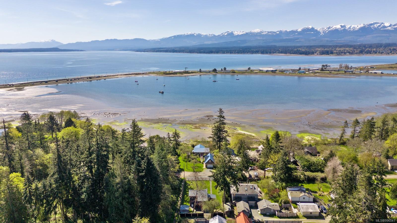 $1,200,000 - 1304 Midden Rd<br>British Columbia, V9M 2R6