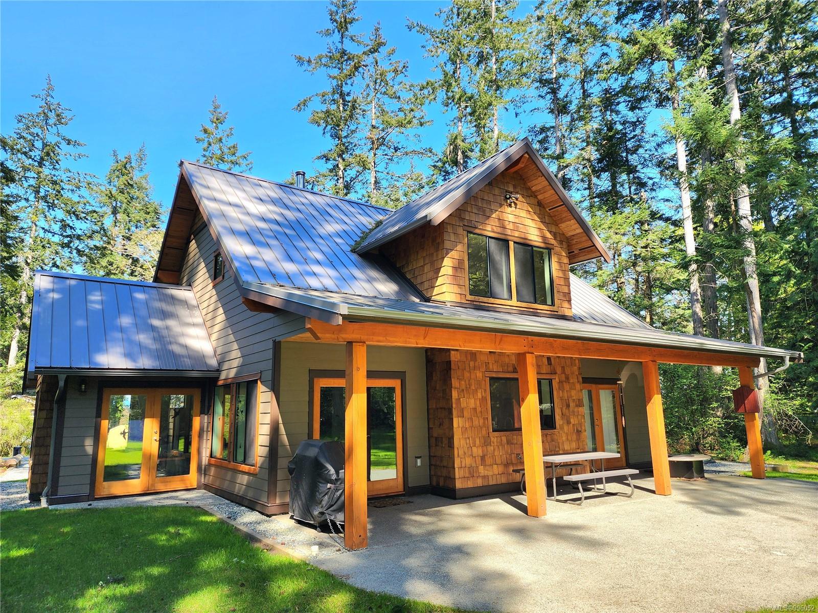 $875,000 - 1445 Broadview Rd<br>British Columbia, V0R 1X5