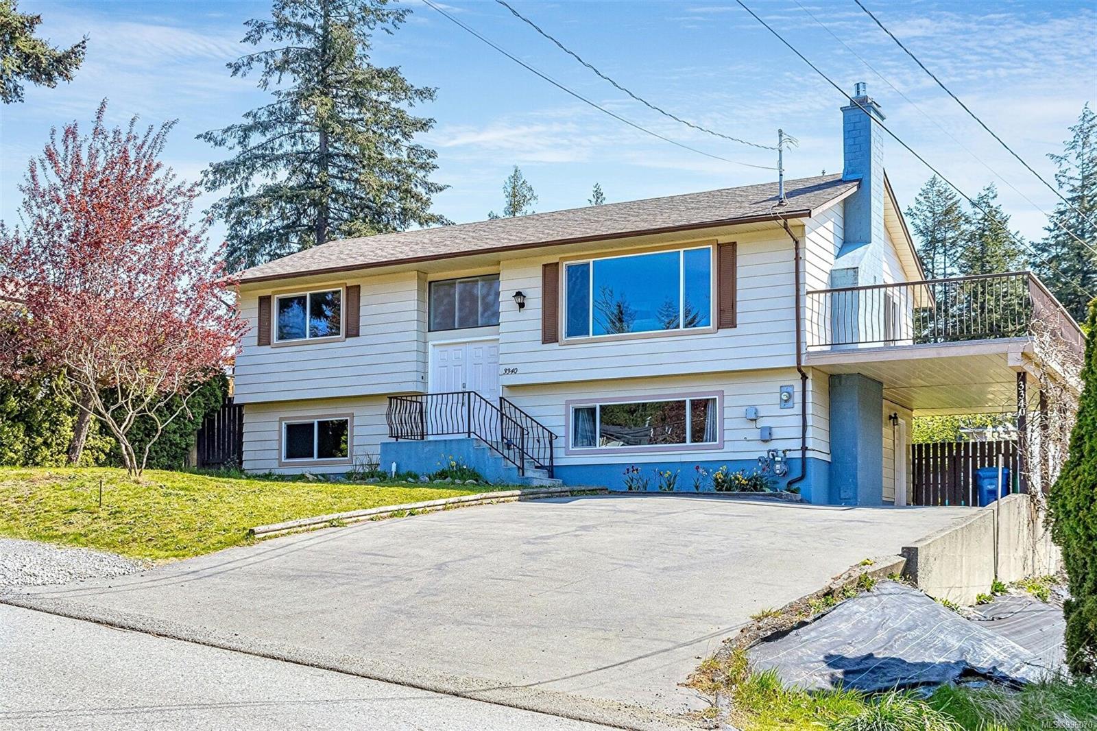 $799,900 - 3340 Dingle Bingle Hill Rd<br>British Columbia, V9T 3V7