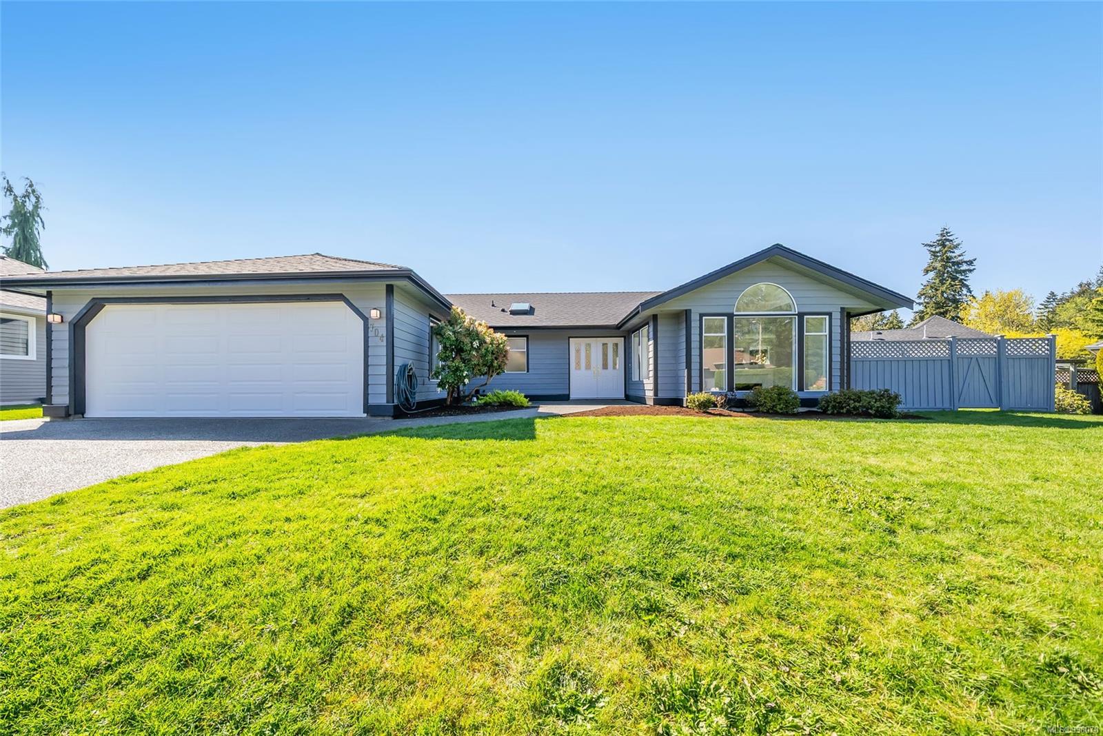 $918,000 - 704 Sutton Pl<br>British Columbia, V9K 2B9