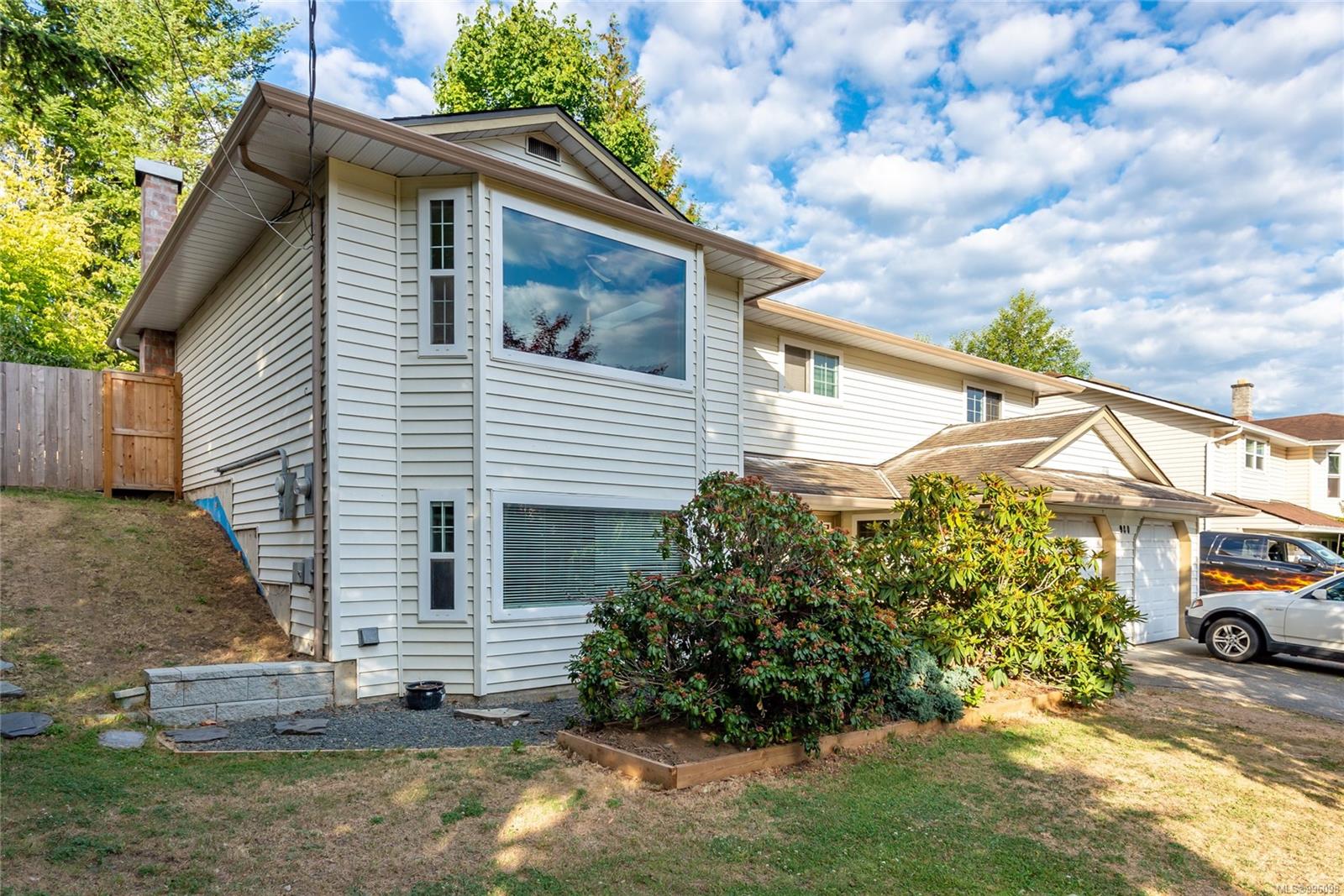 $699,900 - 980 Springbok Rd<br>British Columbia, V9W 6J5