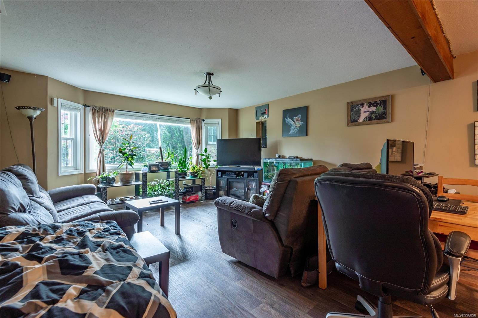 $699,900 - 980 Springbok Rd<br>British Columbia, V9W 6J5