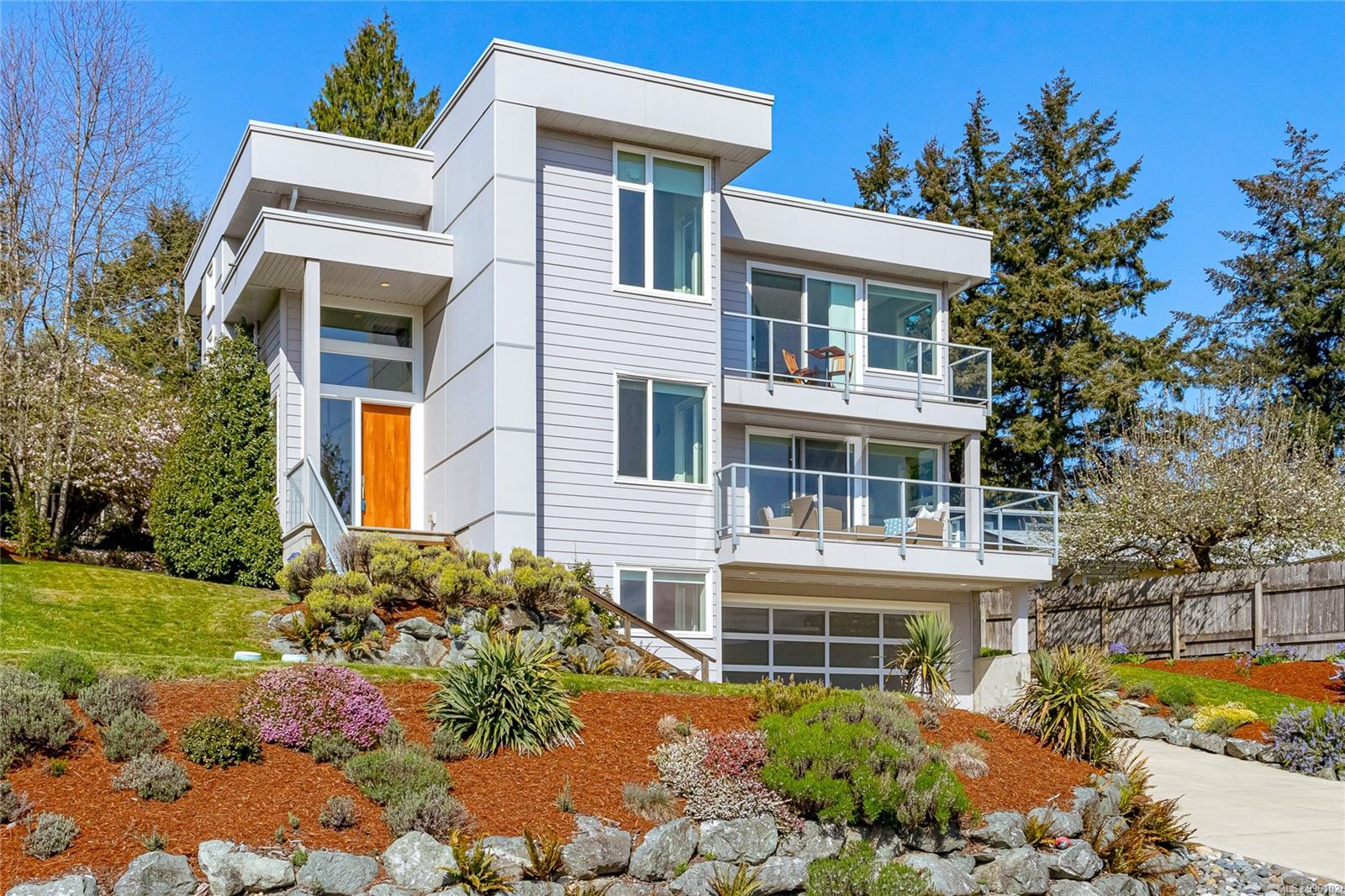 $1,185,000 - 4574 Royal Island Terr<br>British Columbia, V0R 1N2