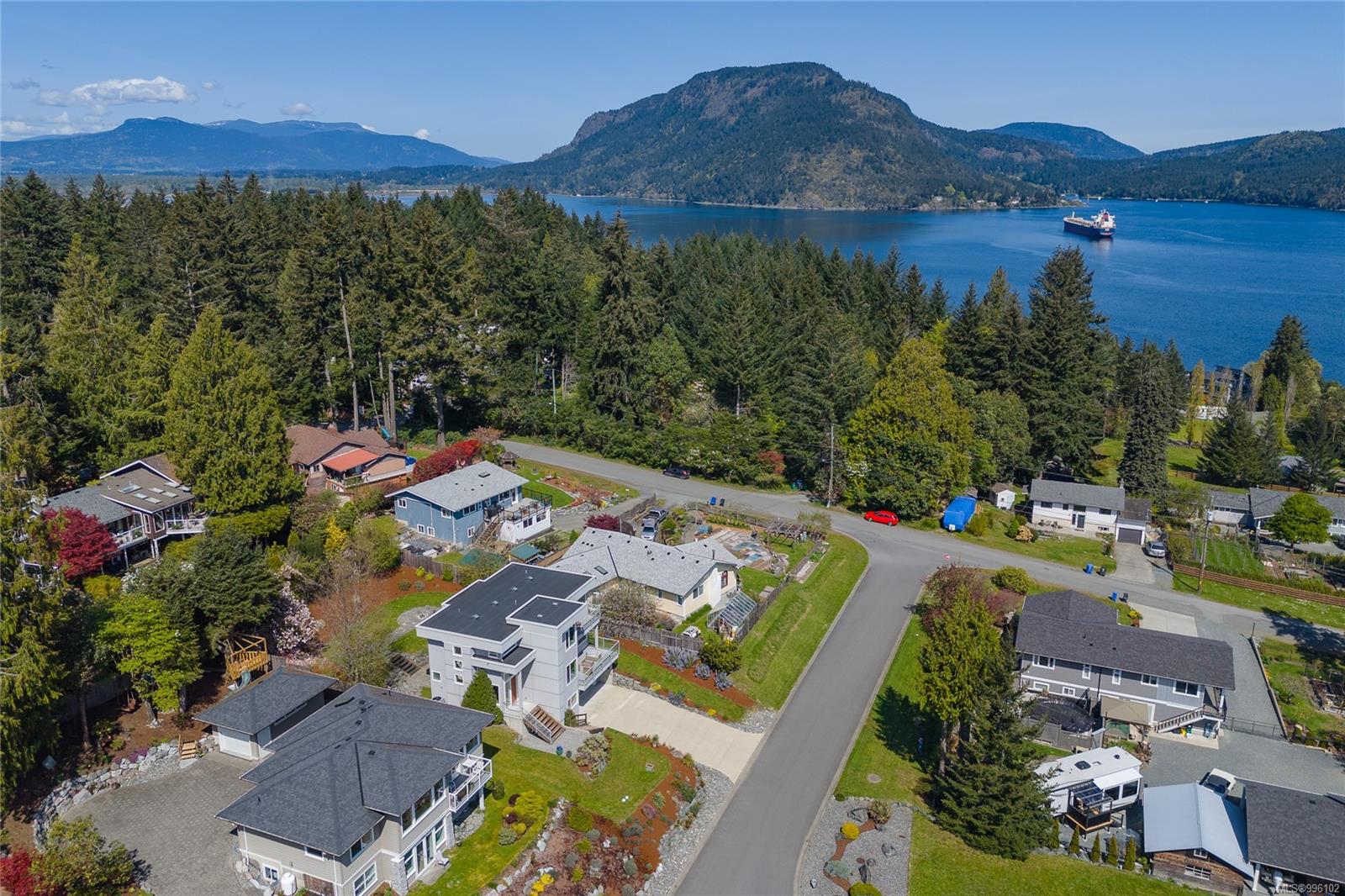 $1,185,000 - 4574 Royal Island Terr<br>British Columbia, V0R 1N2