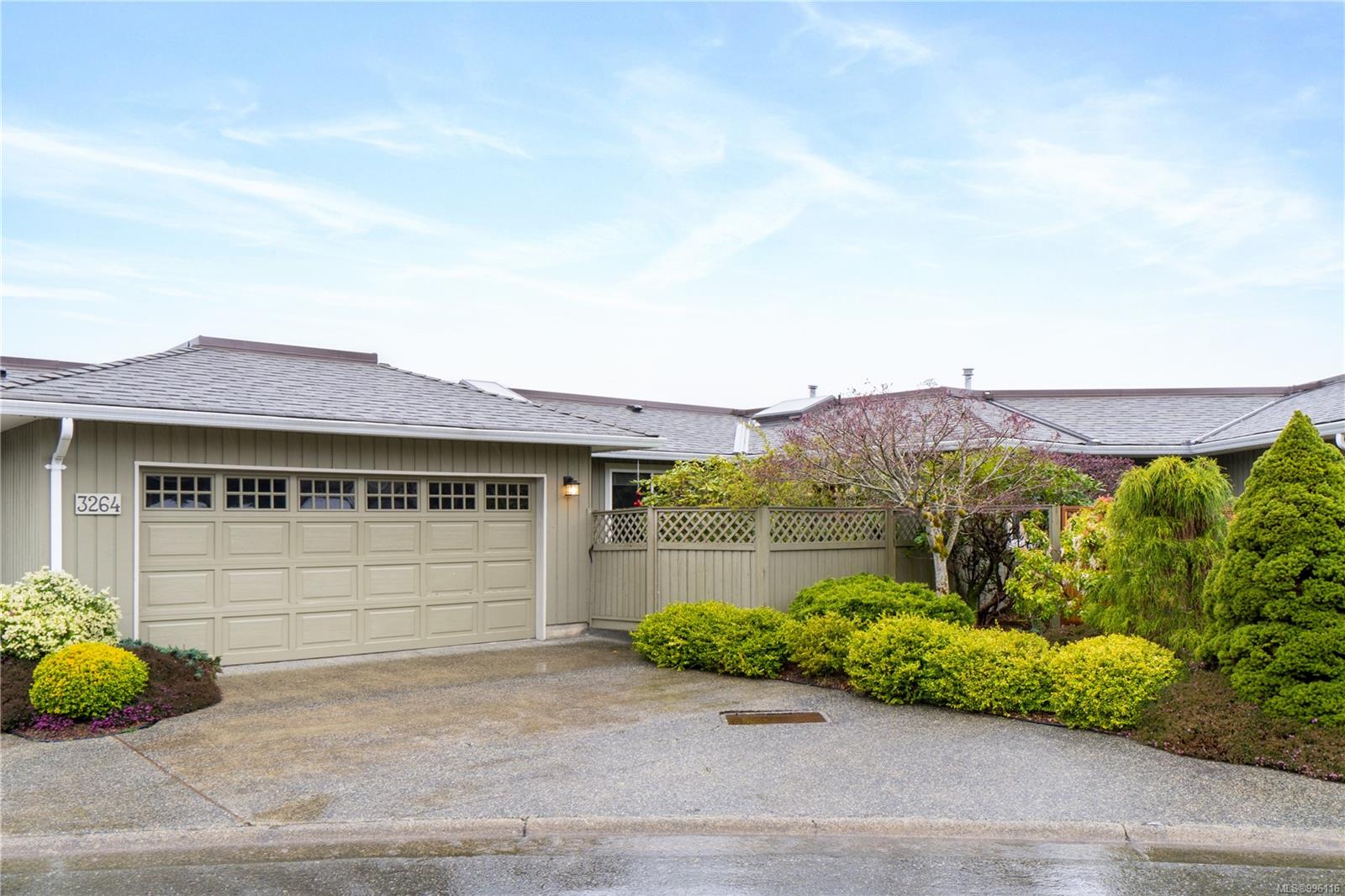 $889,900 - 3264 Stoney Ridge<br>British Columbia, V9T 5V2