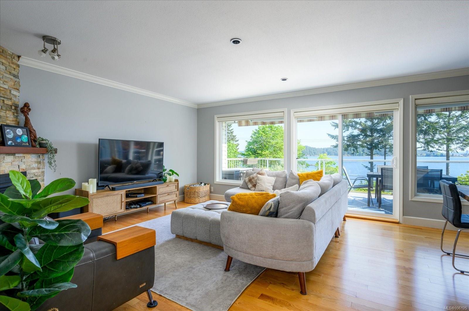 $1,269,000 - 1362 Ivy Lane<br>British Columbia, V9T 5T2